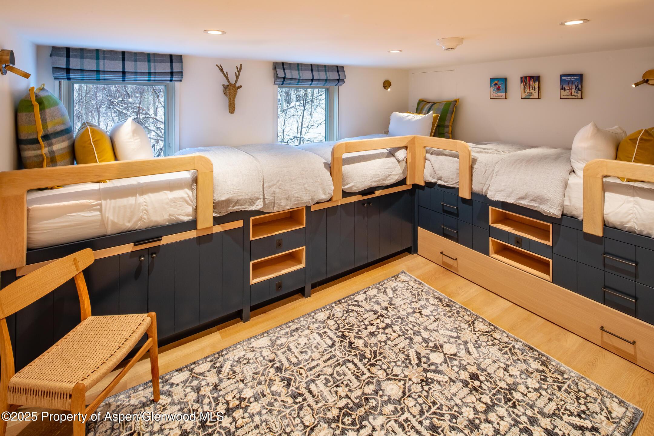 Aspen, Colorado, 81611, United States, 3 Bedrooms Bedrooms, ,3 BathroomsBathrooms,Residential,For Sale,1858270