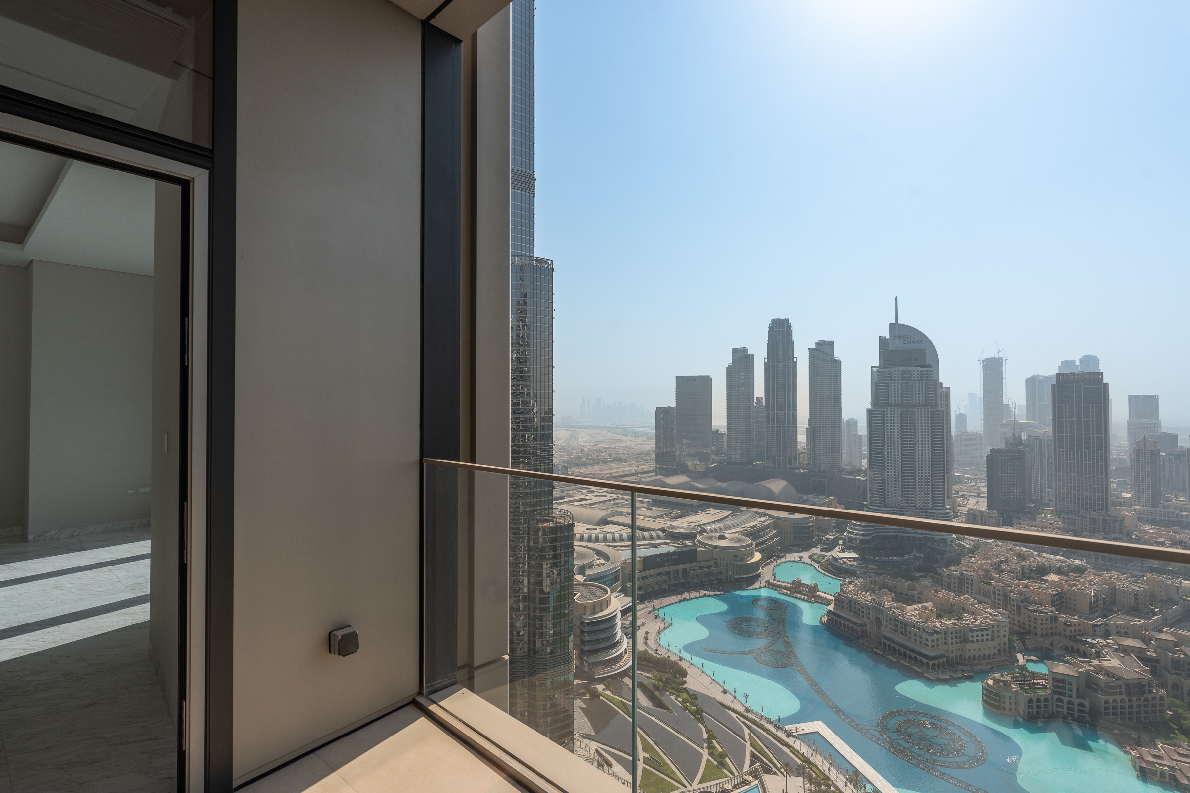  Half-Floor Penthouse in Downtown’s Opera District - 物件實景