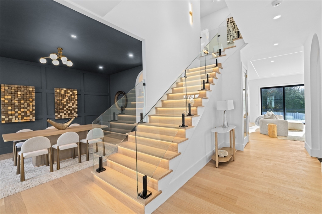 Newton, Massachusetts, 02461, United States, 7 Bedrooms Bedrooms, ,8 BathroomsBathrooms,Residential,For Sale,1995723