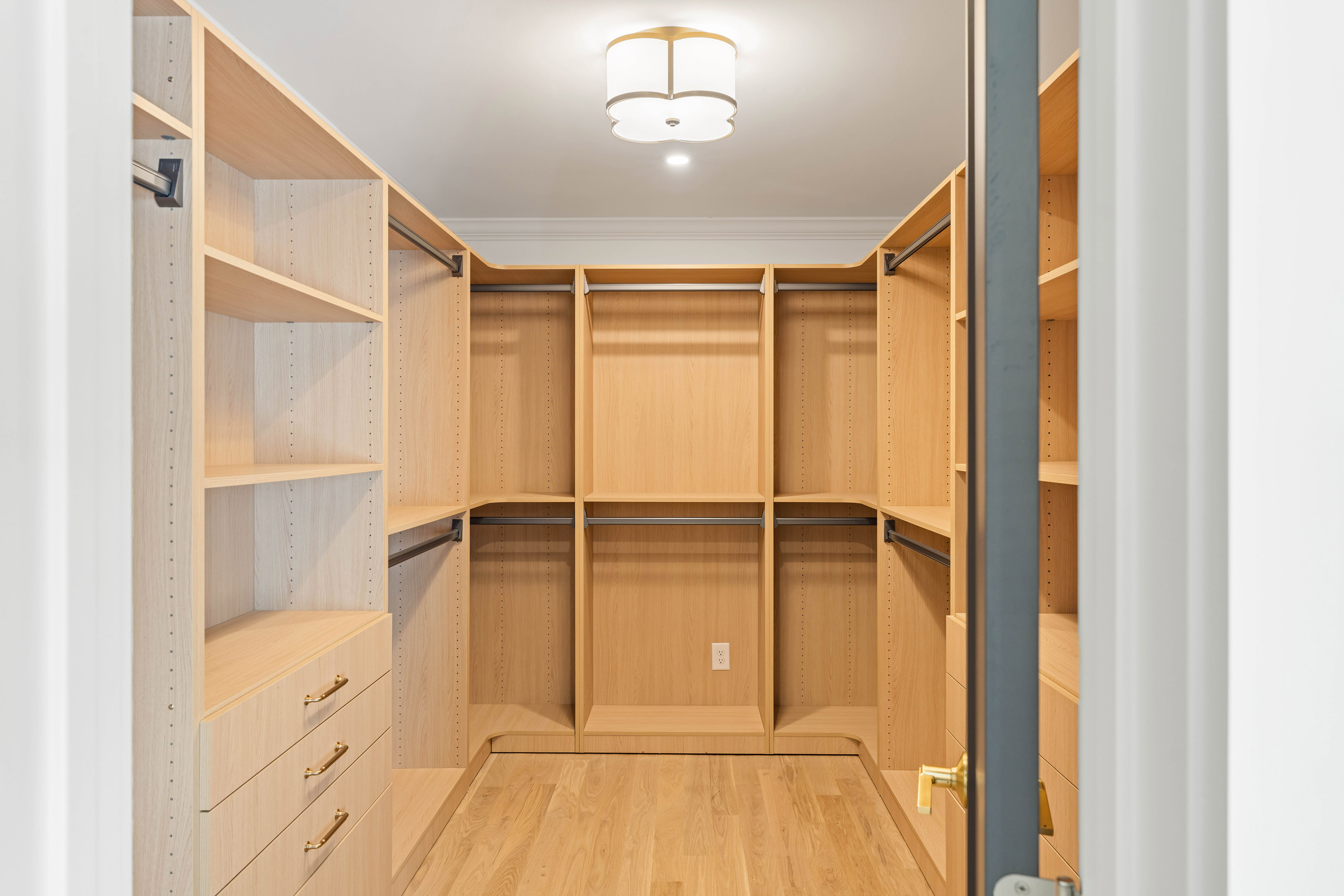  Reimagined Luxury Estate on 3.87 Acres - 物件實景