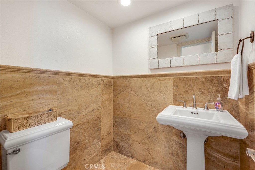 Costa Mesa, California, 92627, United States, 3 Bedrooms Bedrooms, ,2 BathroomsBathrooms,Residential,For Sale,1847589