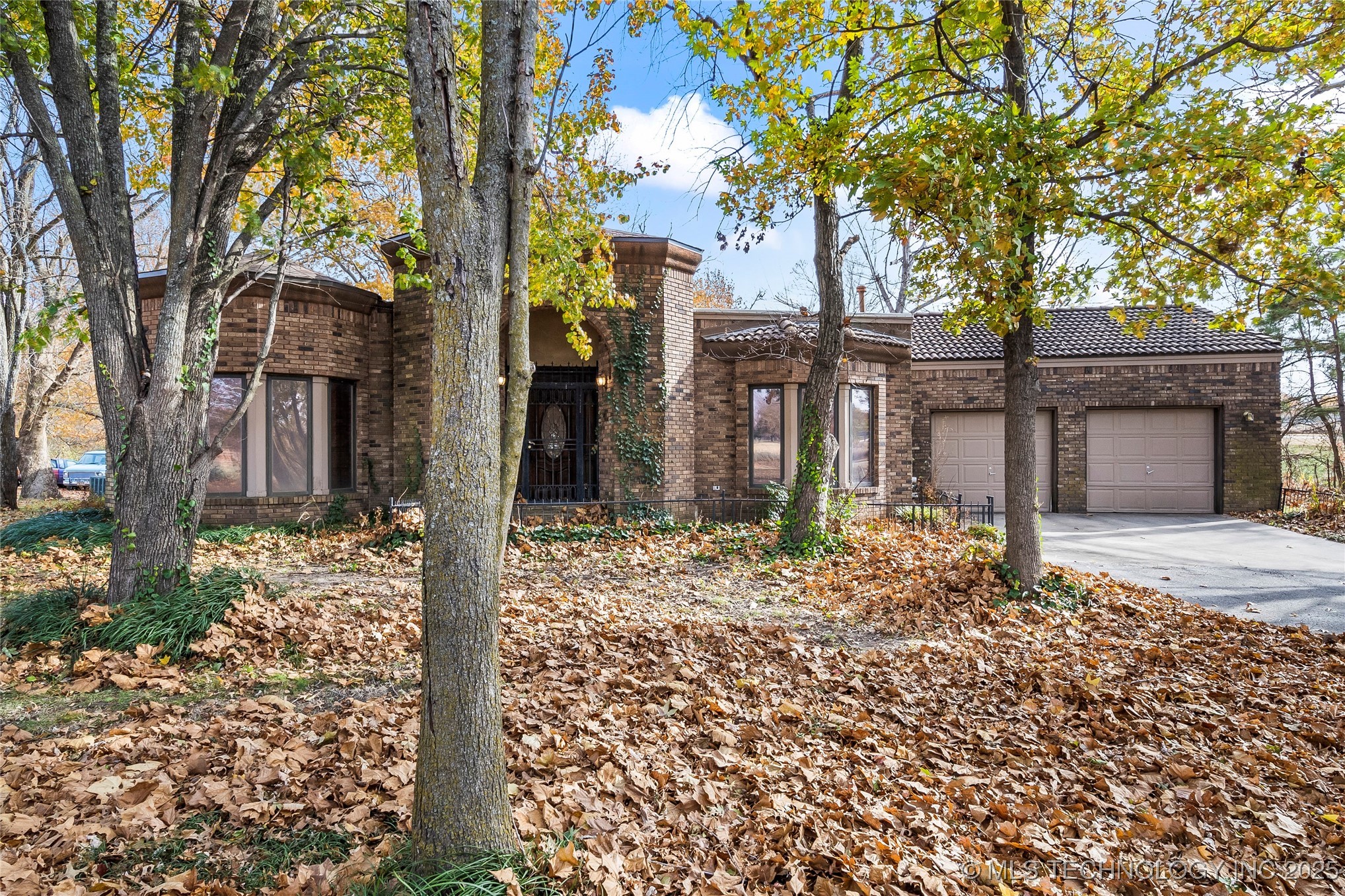 Broken Arrow, Oklahoma, 74014, United States, 3 Bedrooms Bedrooms, ,3 BathroomsBathrooms,Residential,For Sale,1846859