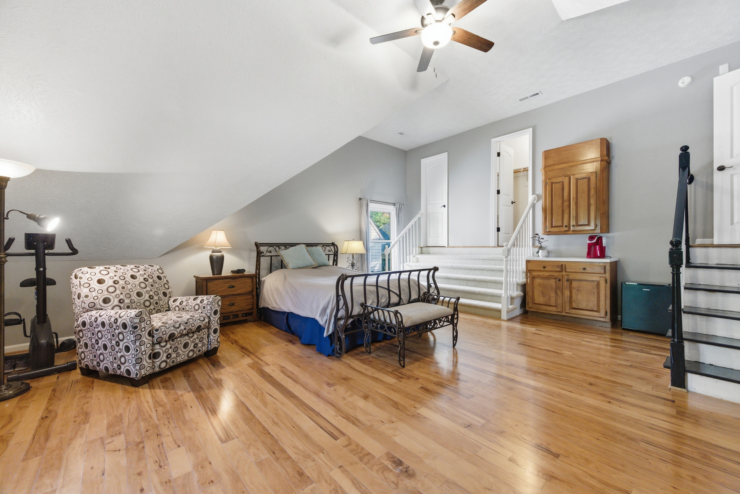 Yorktown, Virginia, 23693, United States, 6 Bedrooms Bedrooms, ,3 BathroomsBathrooms,Residential,For Sale,1988039