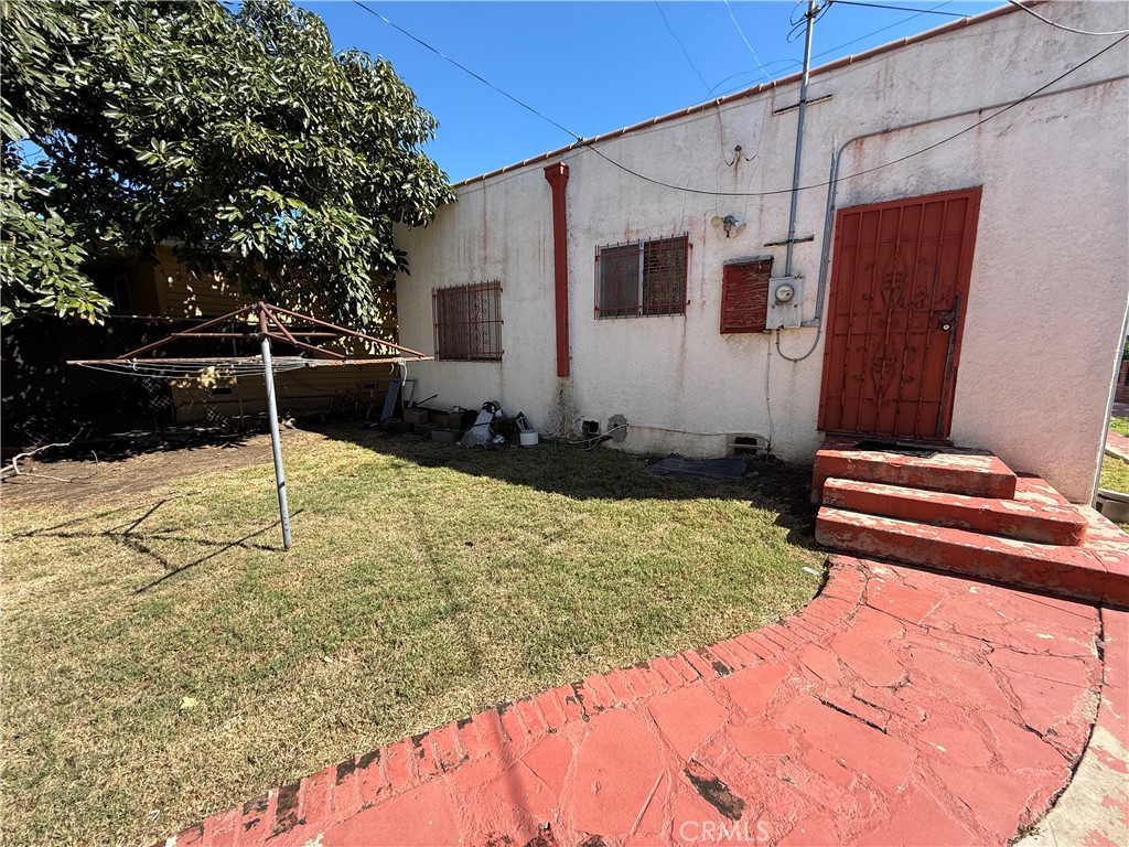 Compton, California, 90221, United States, 2 Bedrooms Bedrooms, ,1 BathroomBathrooms,Residential,For Sale,1979361