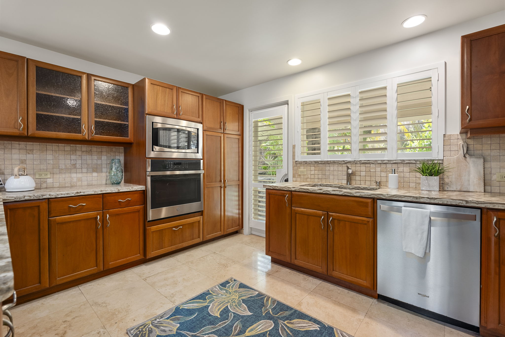 Kailua, Hawaii, 96734, United States, 6 Bedrooms Bedrooms, ,4 BathroomsBathrooms,Residential,For Sale,1981977