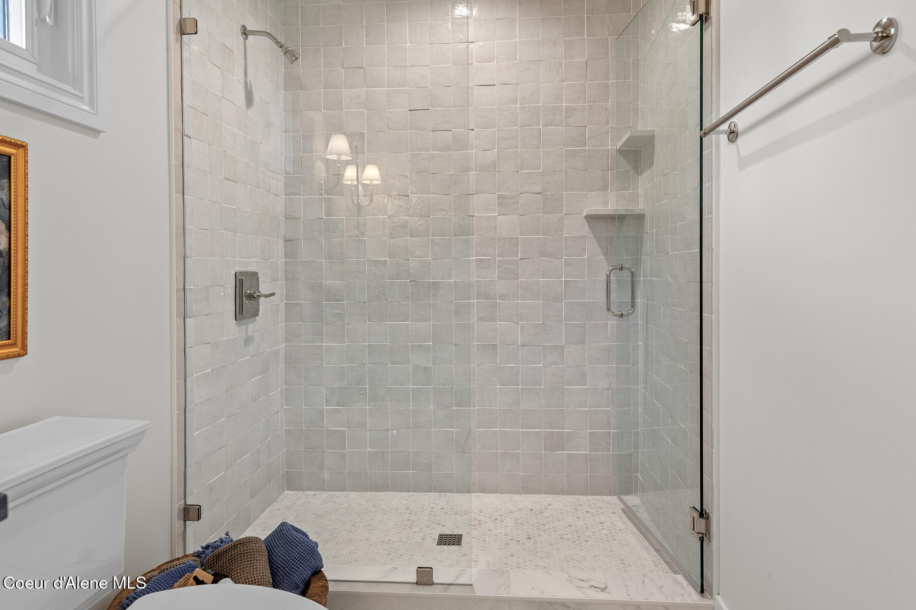 Coeur d'Alene, Idaho, 83814, United States, 4 Bedrooms Bedrooms, ,3 BathroomsBathrooms,Residential,For Sale,1977806