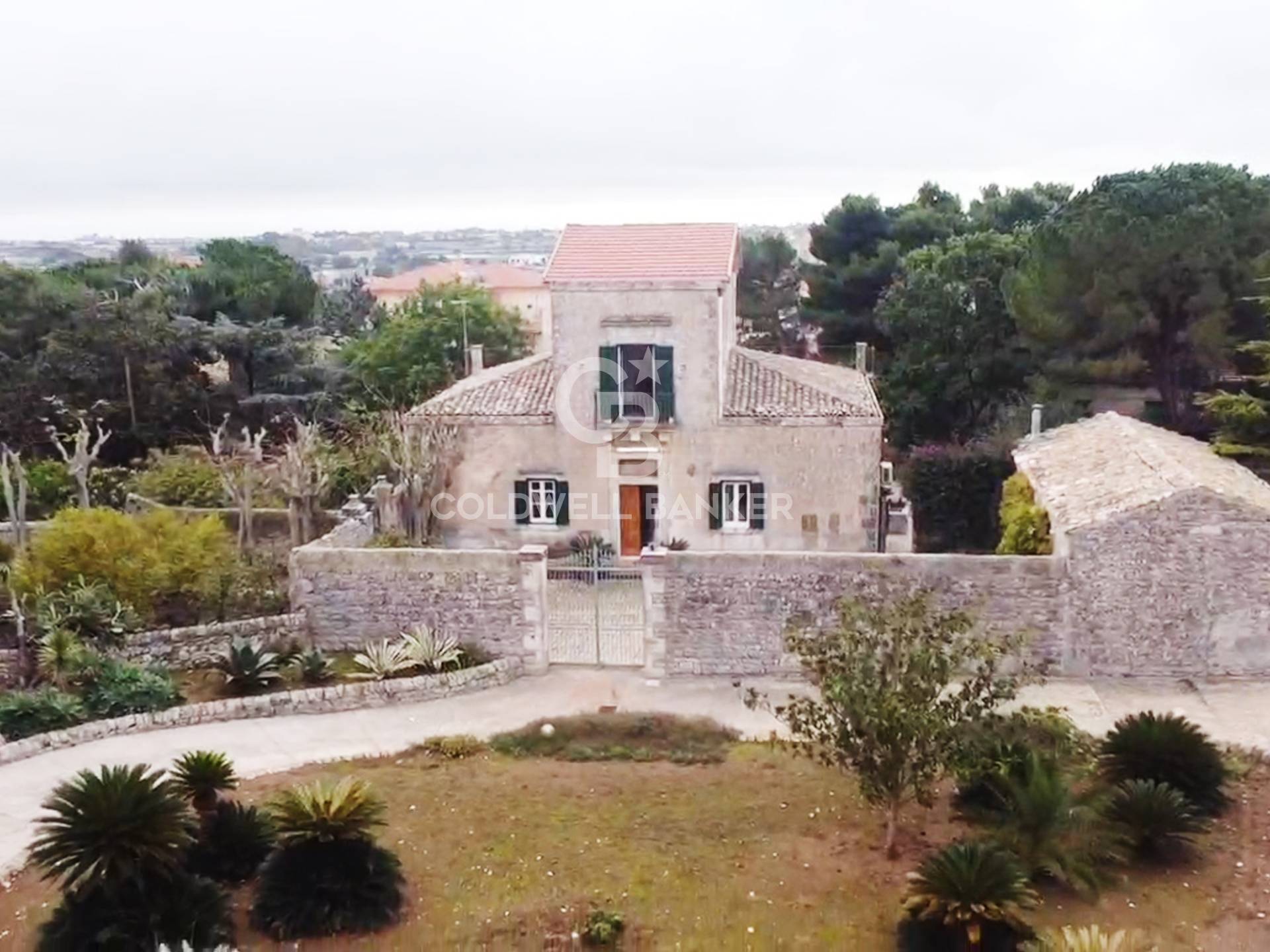 Via Sulsenti, Modica, Ragusa, 97015, IT, 4 Bedrooms Bedrooms, ,4 BathroomsBathrooms,Residential,For Sale,Via Sulsenti,1670426