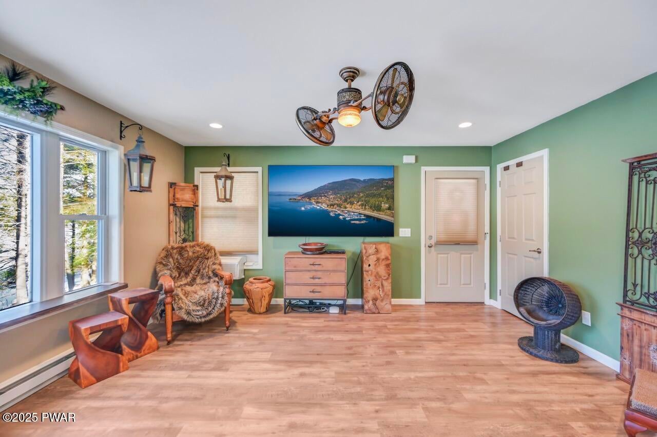 Dingmans Ferry, Pennsylvania, 18328, United States, 2 Bedrooms Bedrooms, ,1 BathroomBathrooms,Residential,For Sale,2006132