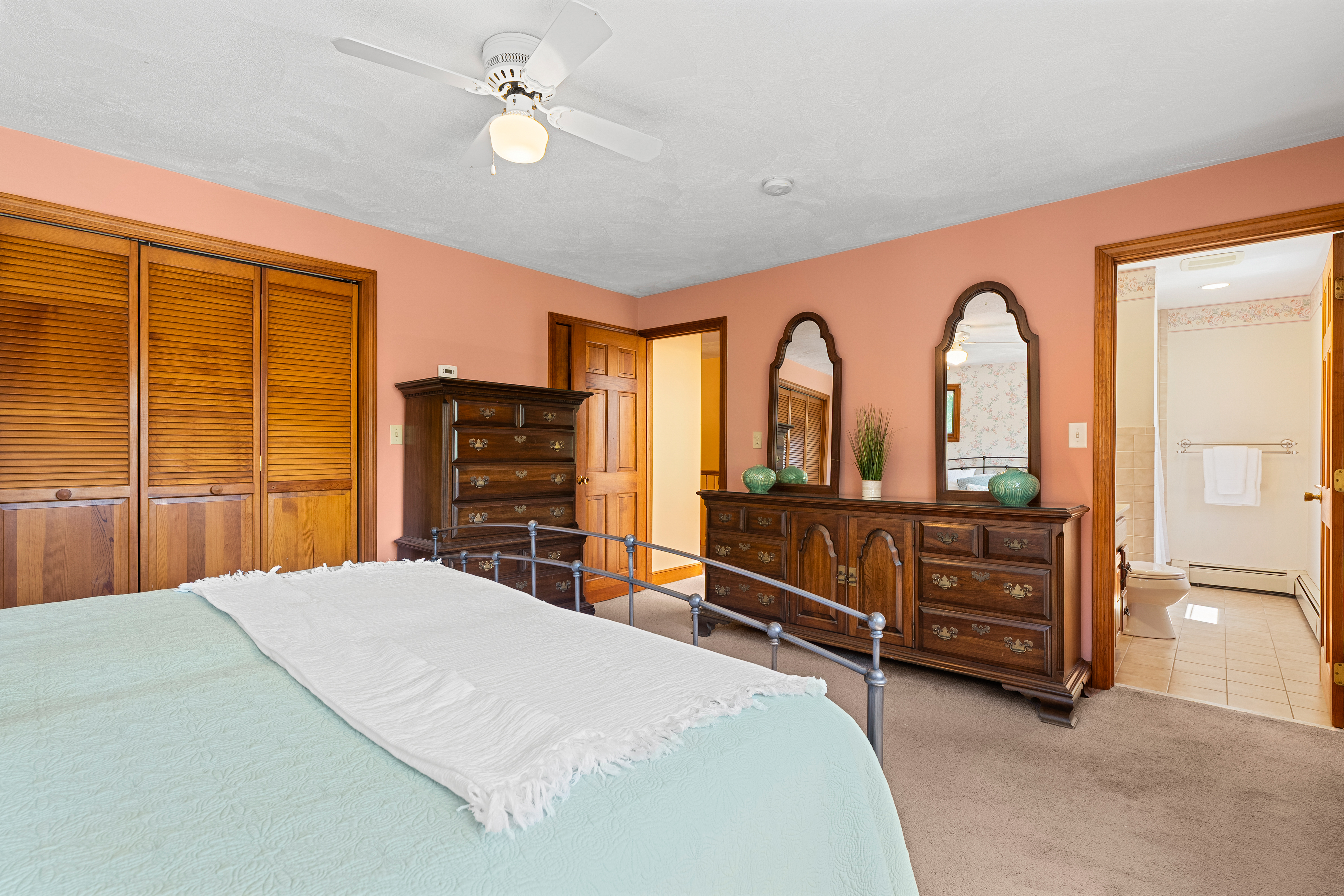  26 Lawrence Lane, Arlington, MA, 02474 - 物件實景