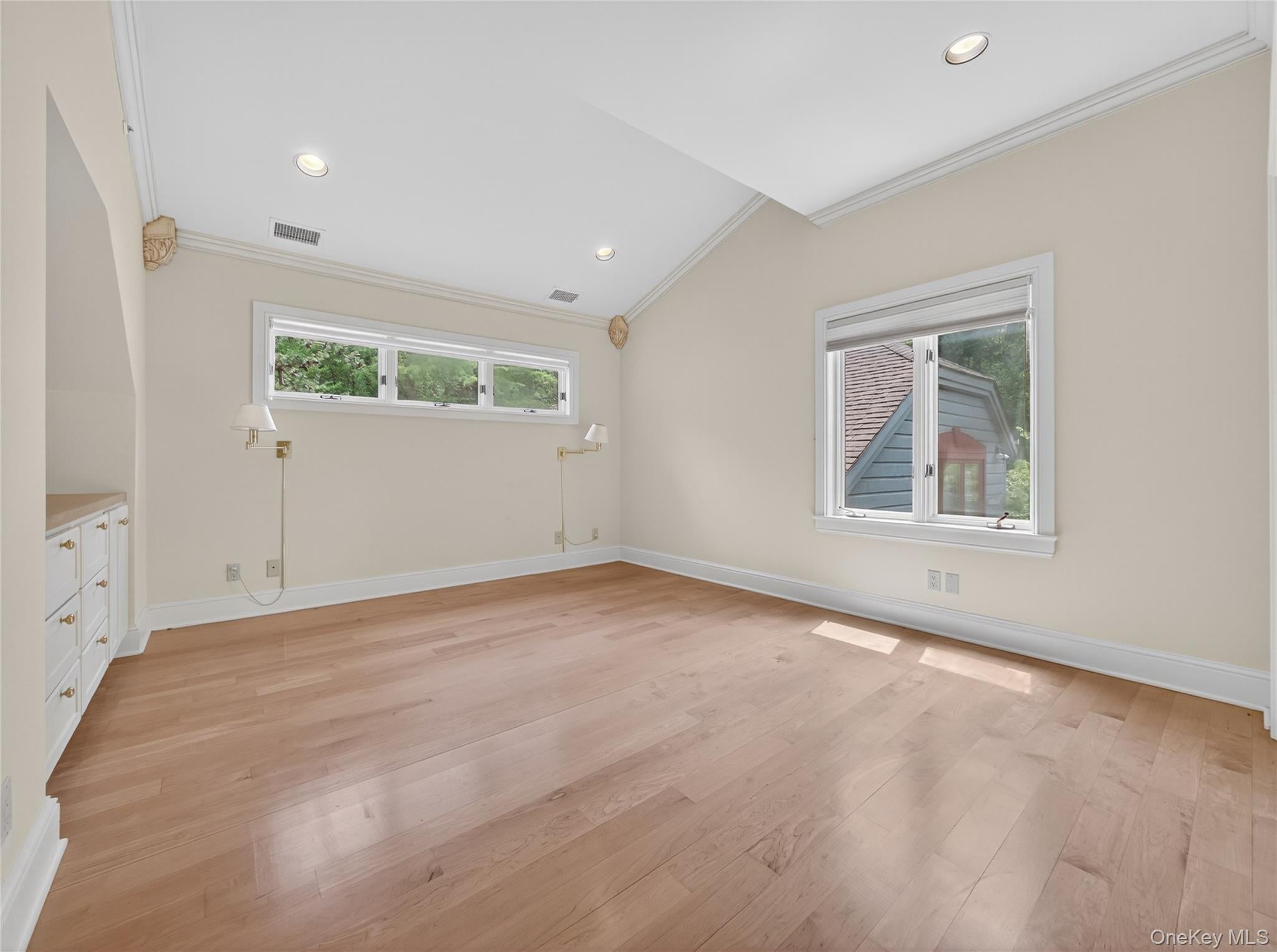 Sloatsburg, New York, 10974, United States, 5 Bedrooms Bedrooms, ,5 BathroomsBathrooms,Residential,For Sale,1982230