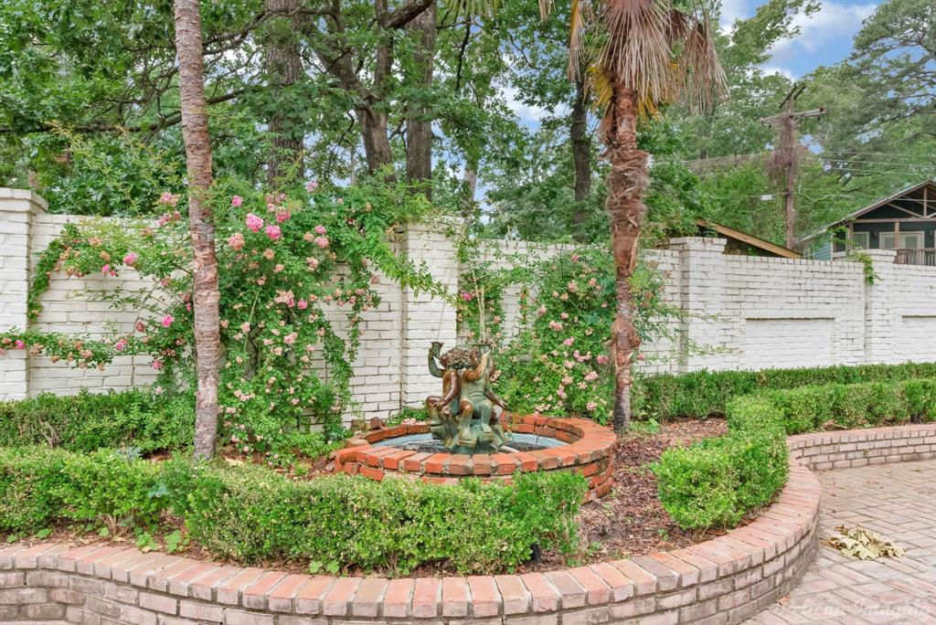 Shreveport, Louisiana, 71106, United States, 5 Bedrooms Bedrooms, ,3 BathroomsBathrooms,Residential,For Sale,1804605