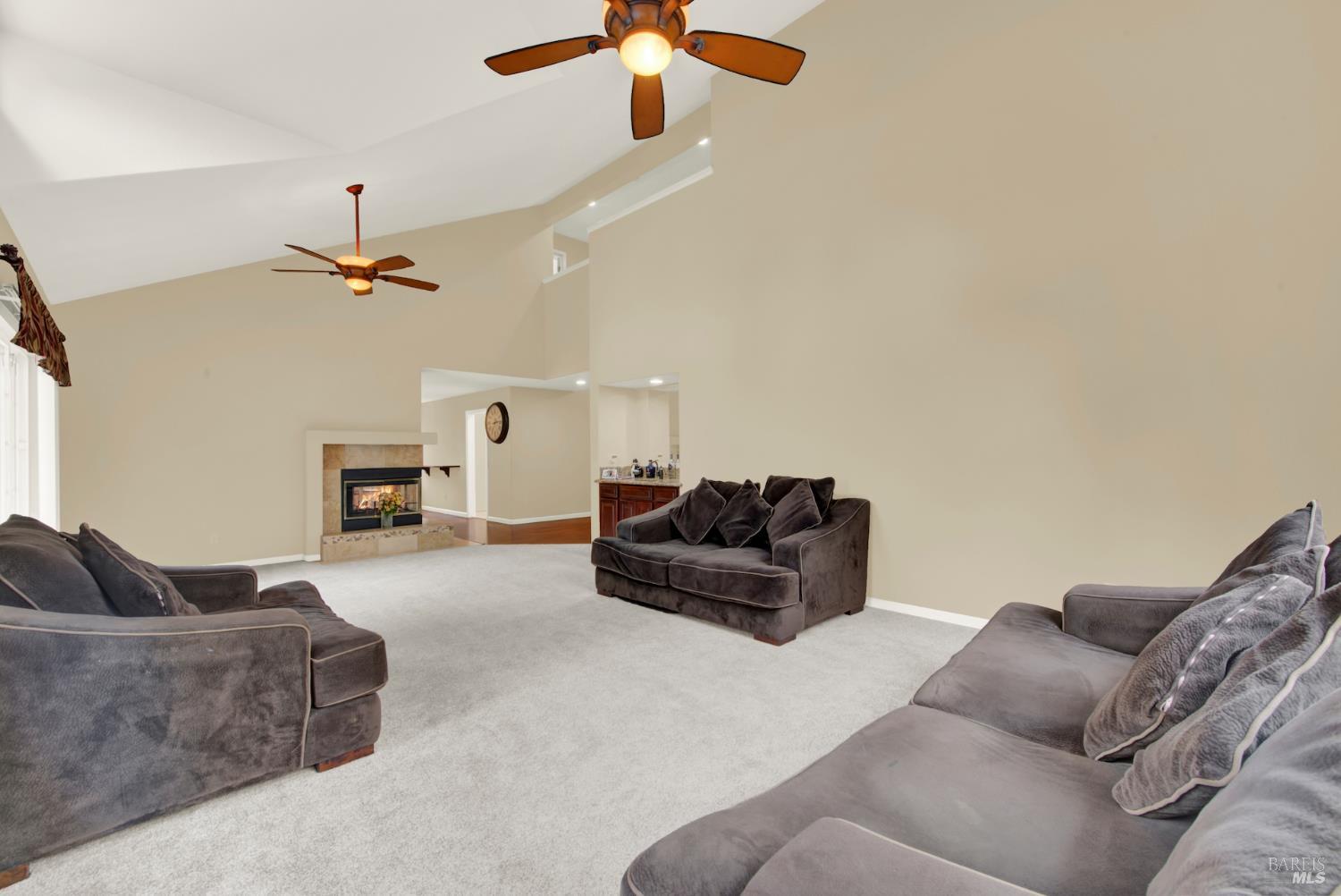 Dixon, California, 95620, United States, 5 Bedrooms Bedrooms, ,3 BathroomsBathrooms,Residential,For Sale,1992877