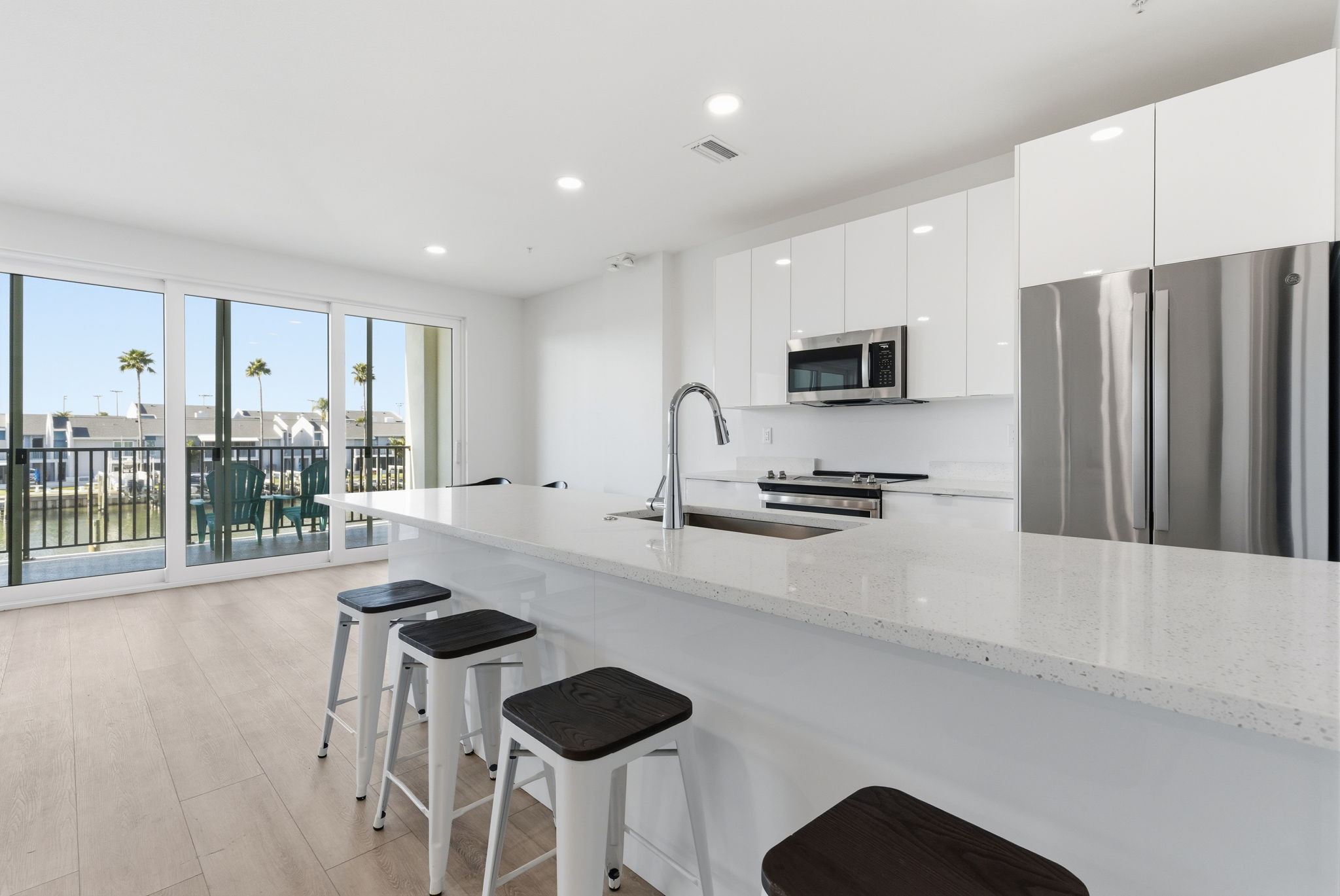 400 150th Ave # 304, Madeira Beach, Florida, 33708, United States, 3 Bedrooms Bedrooms, ,3 BathroomsBathrooms,Residential,For Sale,400 150th Ave # 304,1407196