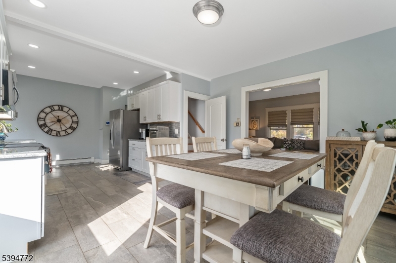 Clinton Town, New Jersey, 08809, United States, 3 Bedrooms Bedrooms, ,2 BathroomsBathrooms,Residential,For Sale,1989455