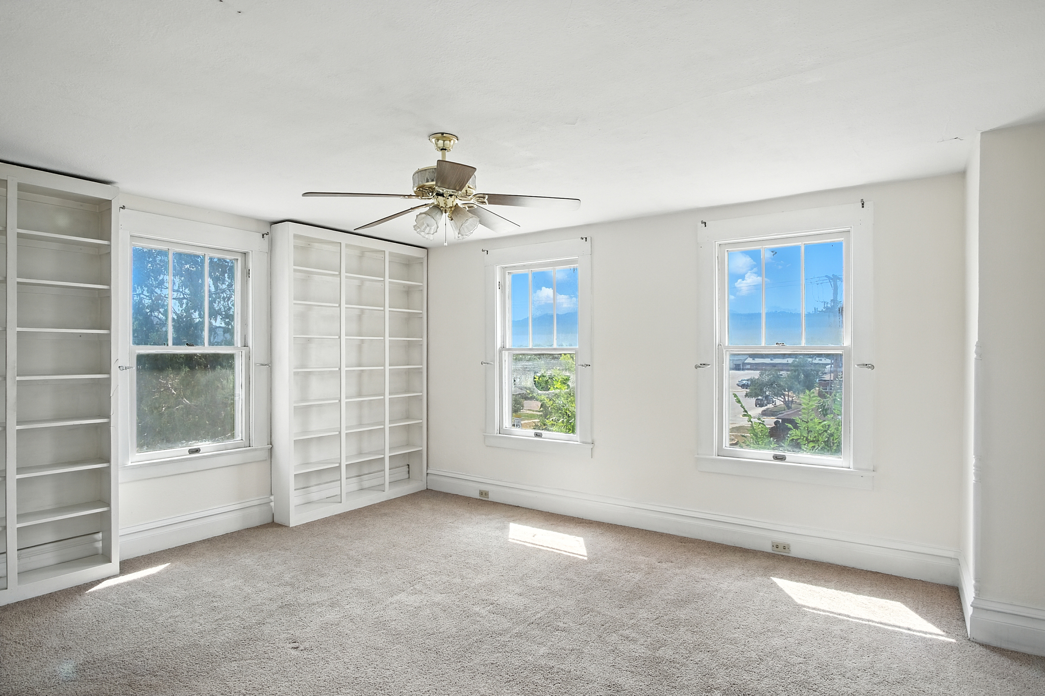 Hot Springs, South Dakota, 57747, United States, 5 Bedrooms Bedrooms, ,4 BathroomsBathrooms,Residential,For Sale,1983319