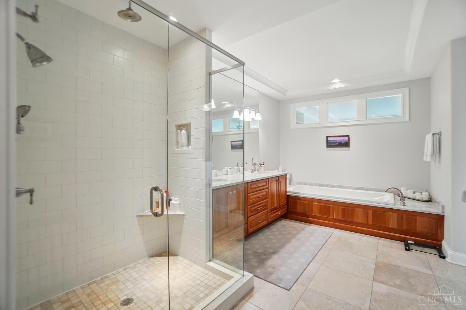 Cincinnati, Ohio, 45202, United States, 3 Bedrooms Bedrooms, ,4 BathroomsBathrooms,Residential,For Sale,1850372