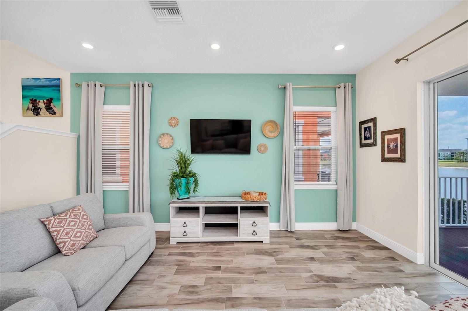 KISSIMMEE, Florida, 34747, United States, 3 Bedrooms Bedrooms, ,3 BathroomsBathrooms,Residential,For Sale,1921670