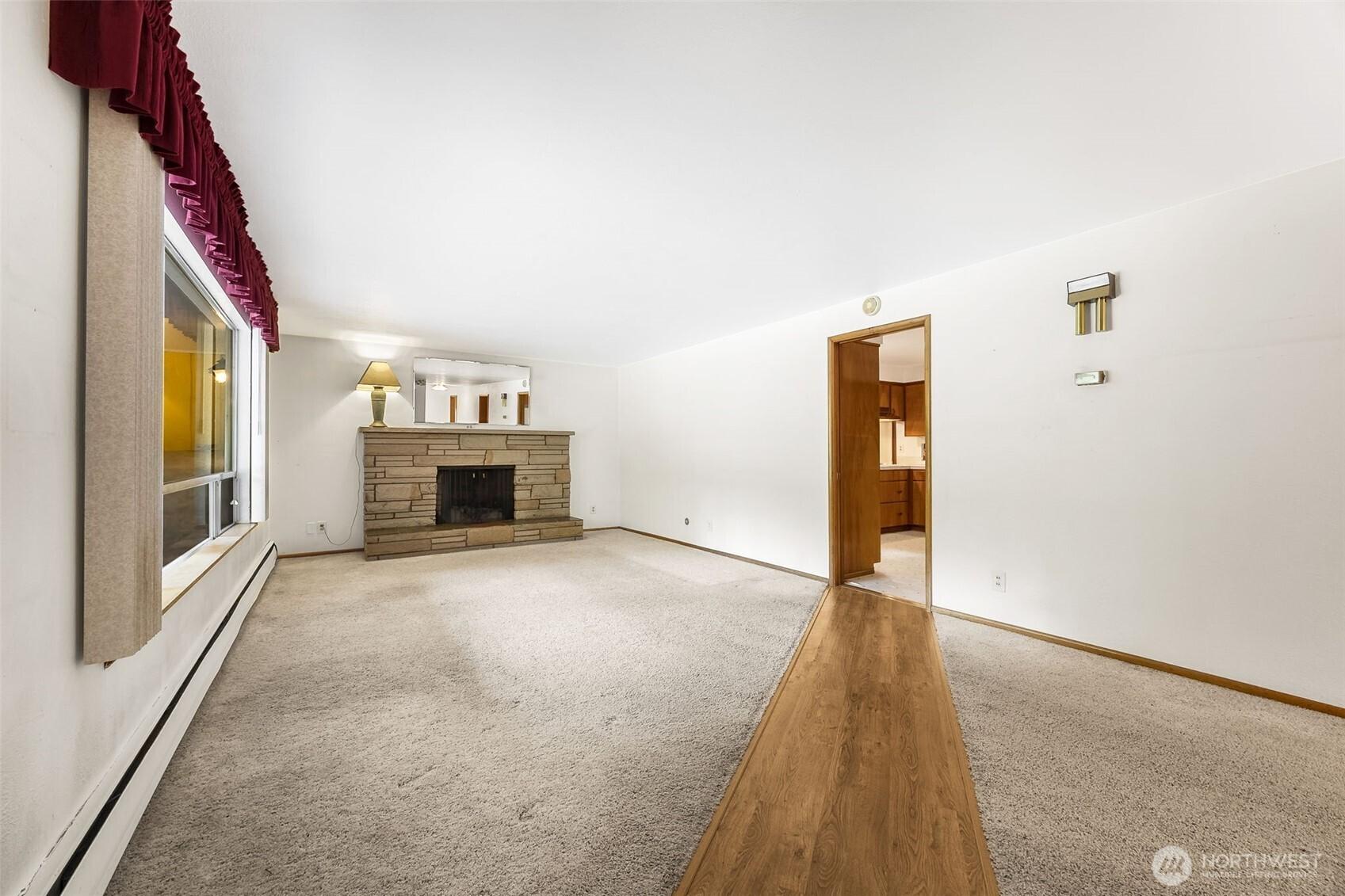 TACOMA, Washington, 98443, United States, 4 Bedrooms Bedrooms, ,3 BathroomsBathrooms,Residential,For Sale,1896165