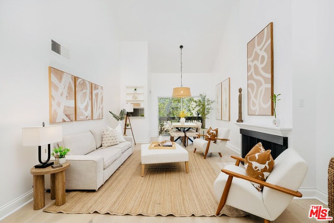 Culver City, California, 90230, United States, 2 Bedrooms Bedrooms, ,2 BathroomsBathrooms,Residential,For Sale,1934689