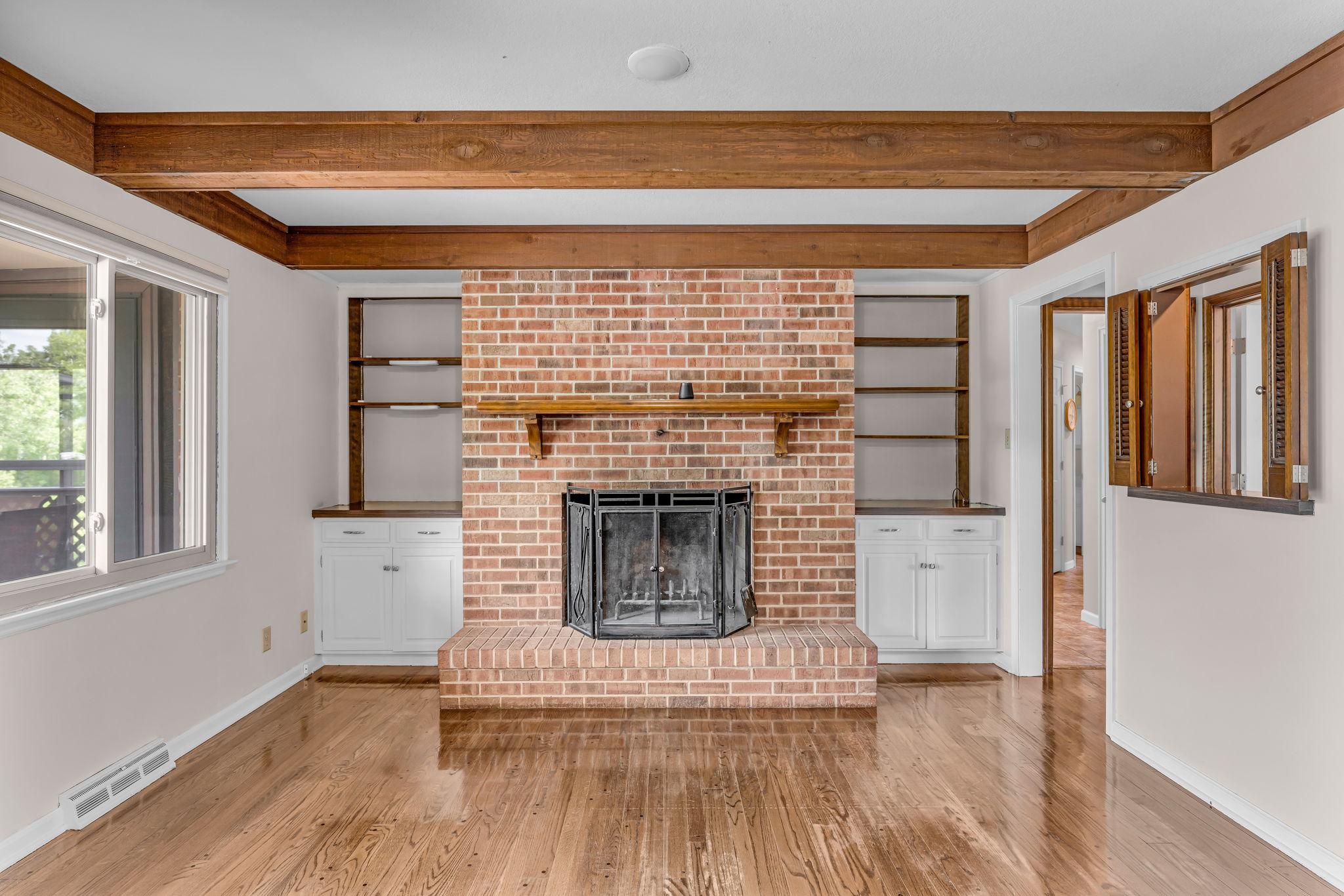 Topeka, Kansas, 66615, United States, 4 Bedrooms Bedrooms, ,8 BathroomsBathrooms,Residential,For Sale,1848877