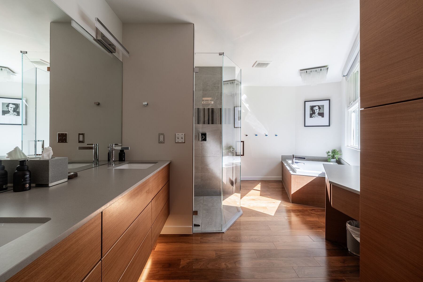  Architectural Glenmore Home - 物件實景