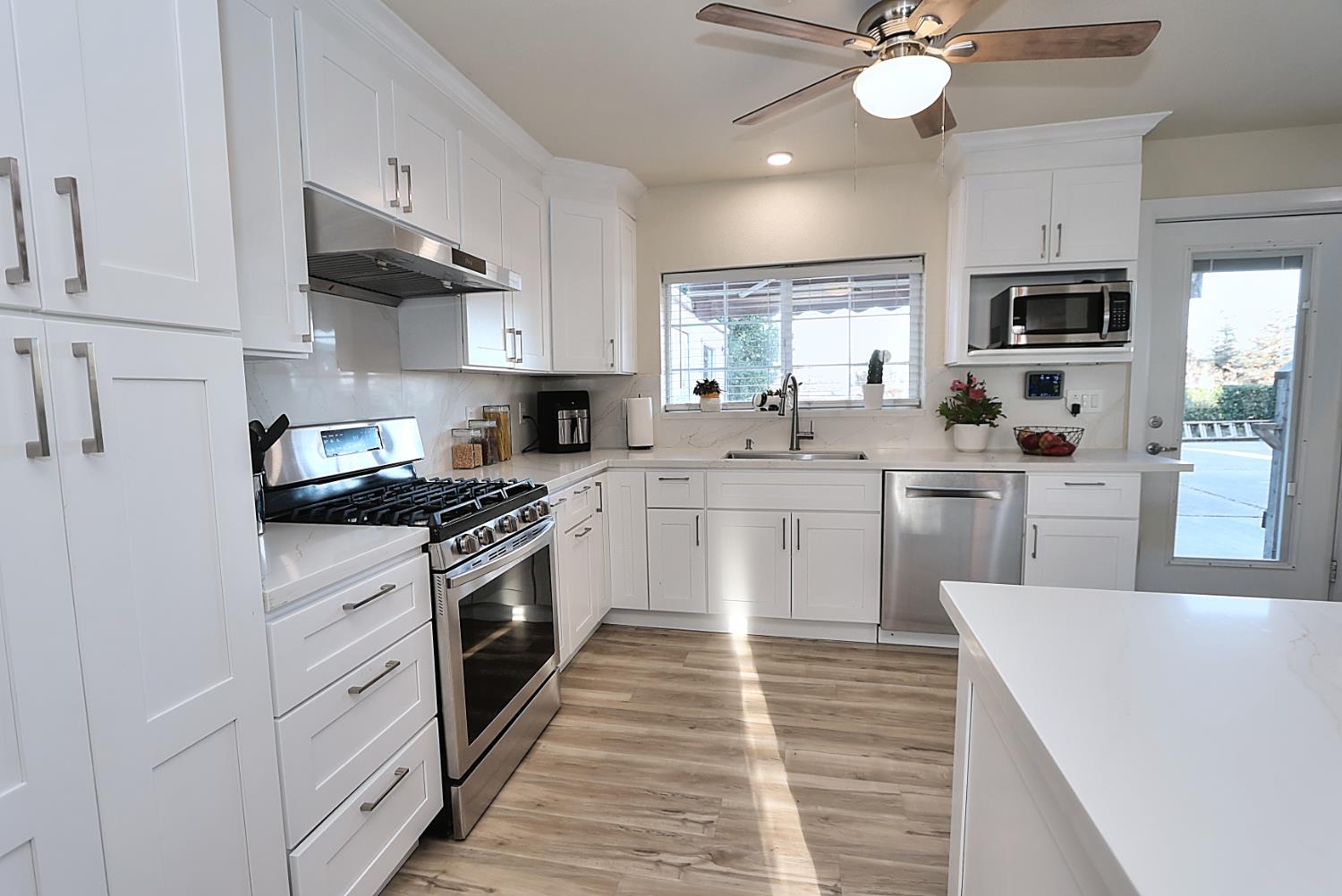 Walnut Grove, California, 95690, United States, 5 Bedrooms Bedrooms, ,3 BathroomsBathrooms,Residential,For Sale,1957042