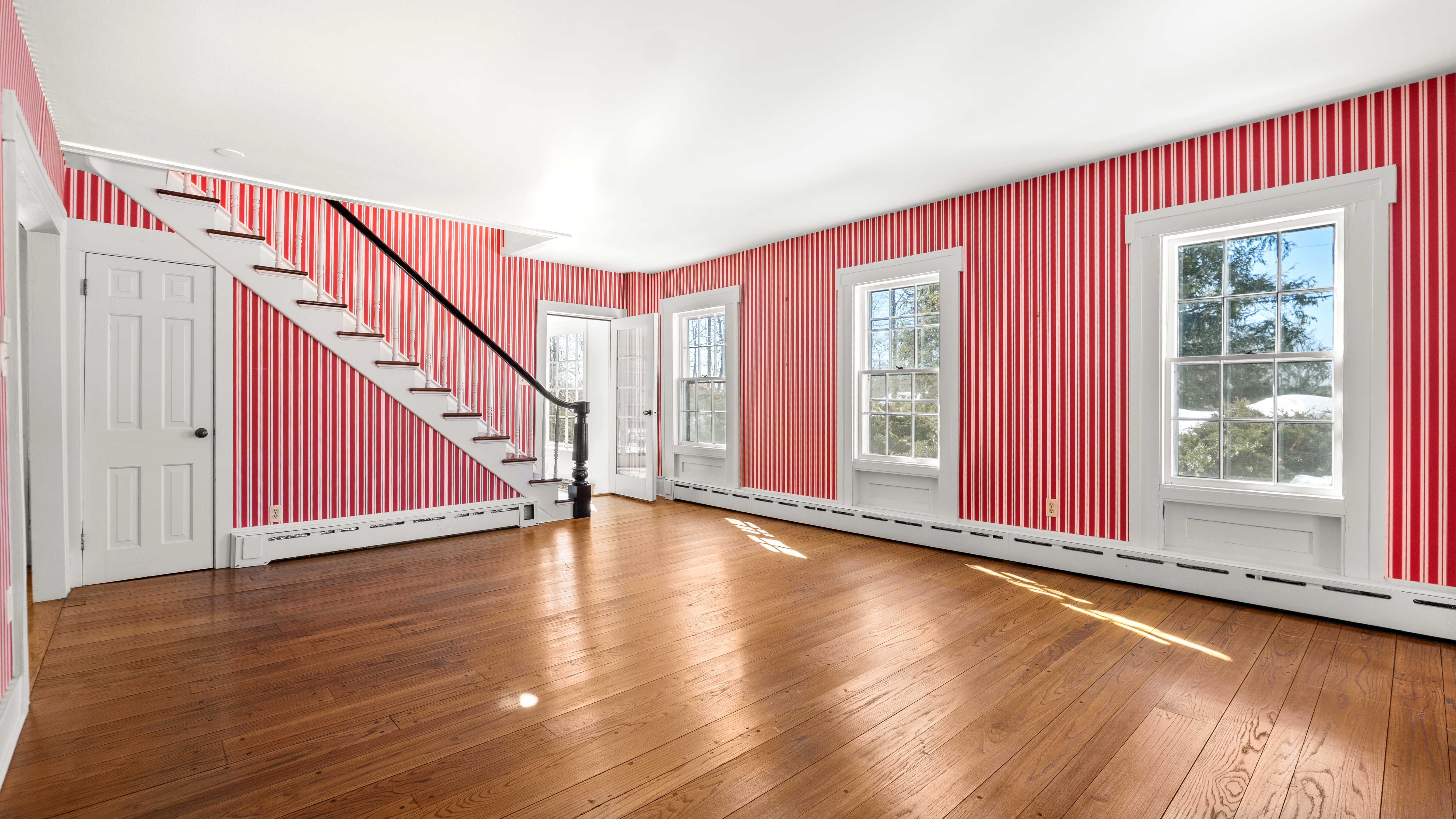  Richmond Estate Near Tanglewood: 5+ Acres, Pond Access, & Bonus Suite - 物件實景