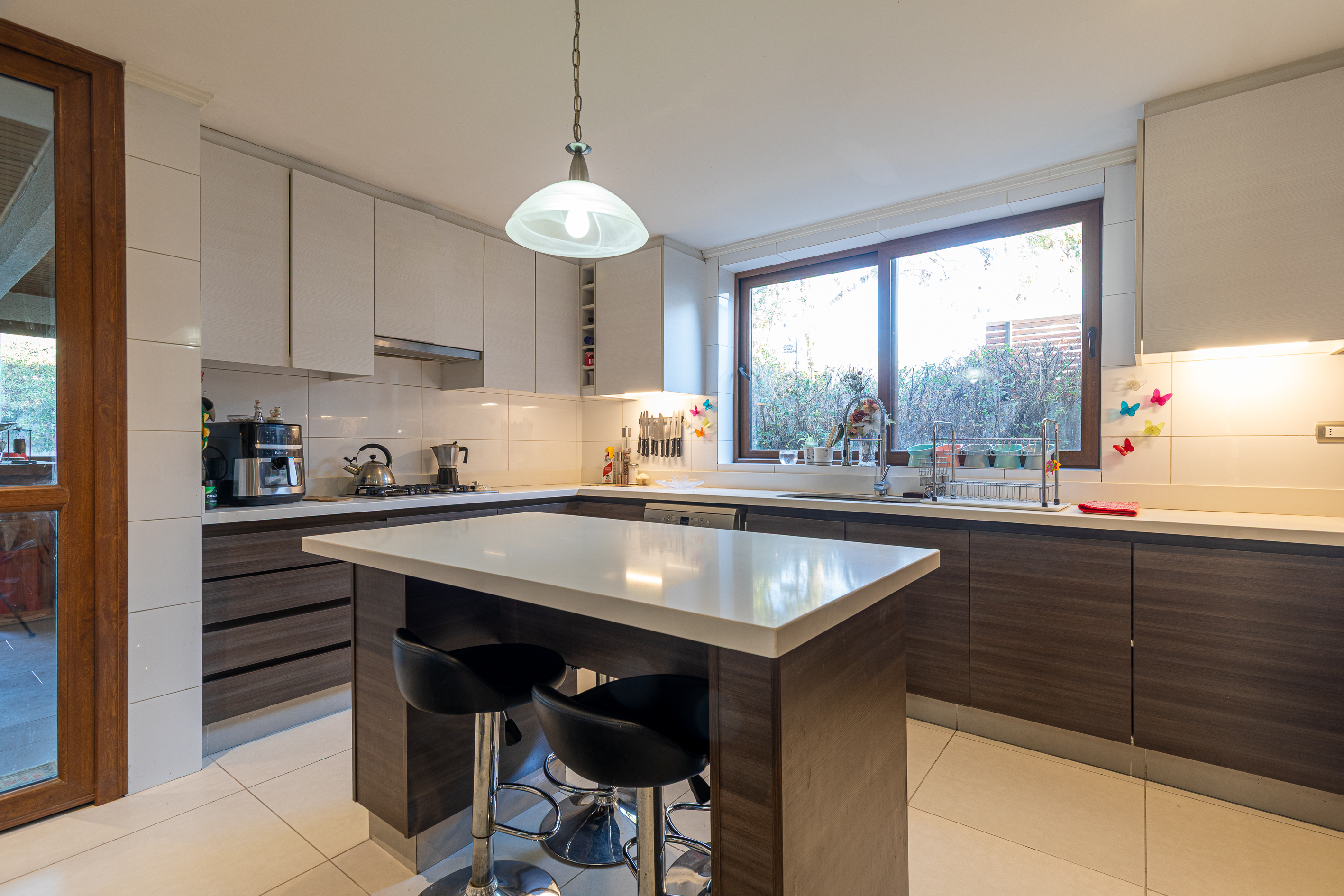  4-Bedroom Home in a Well-Established Gated Community - 物件實景