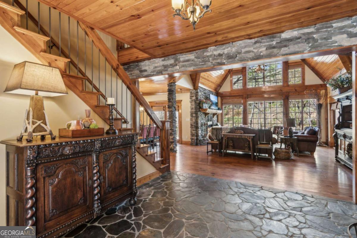 Ellijay, Georgia, 30536, United States, 5 Bedrooms Bedrooms, ,4 BathroomsBathrooms,Residential,For Sale,1880037