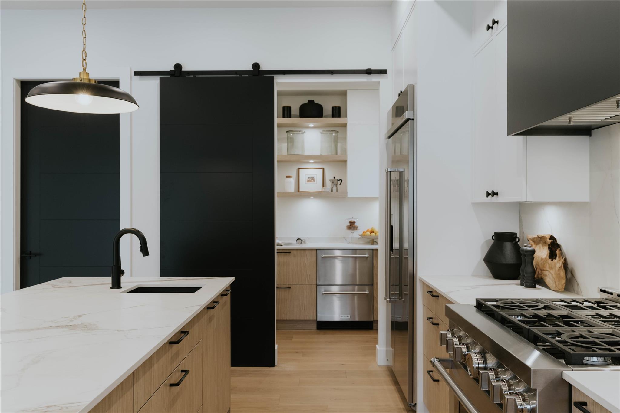 KELOWNA, British Columbia, V1W 0C4, CA, 5 Bedrooms Bedrooms, ,4 BathroomsBathrooms,Residential,For Sale,1960562