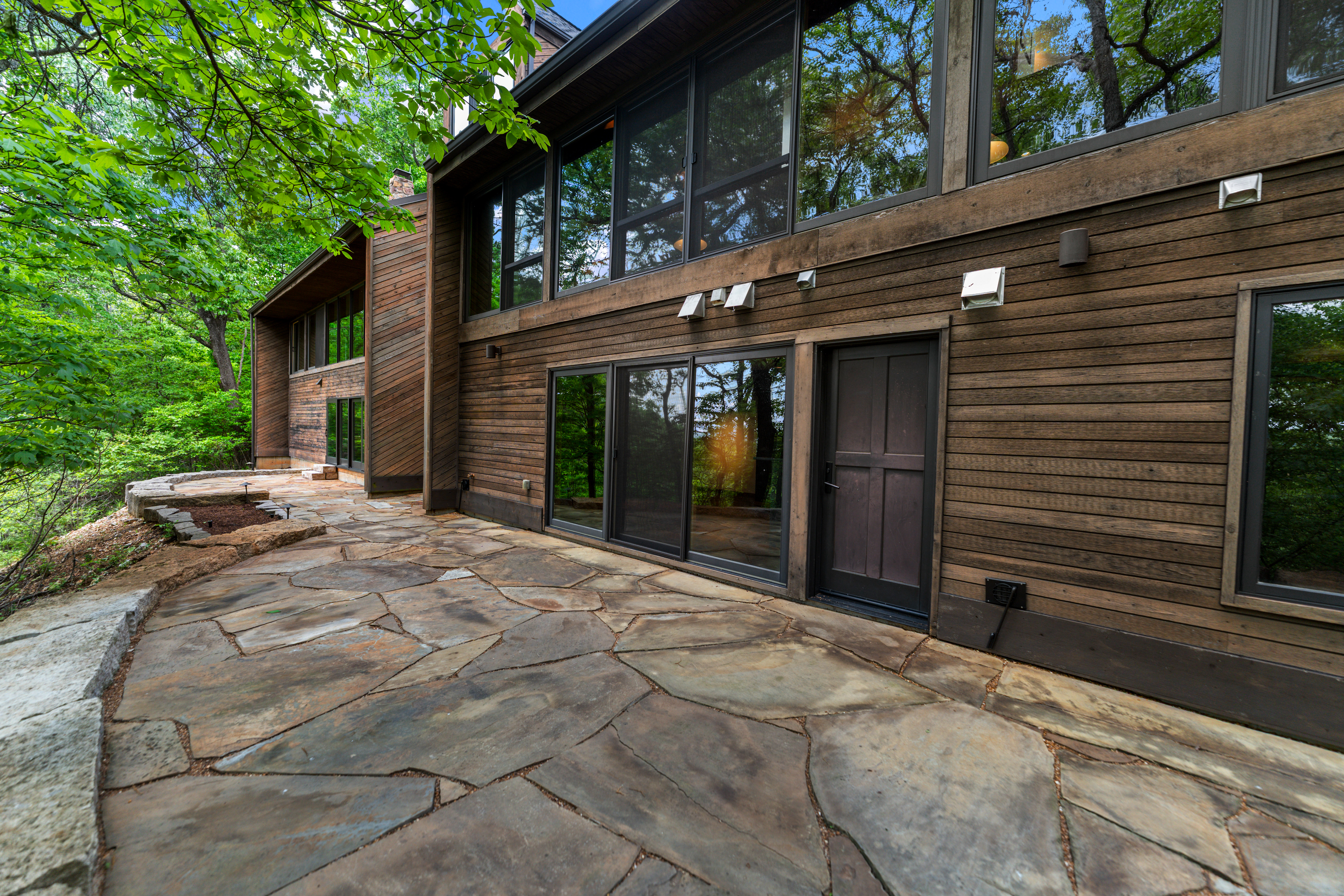  Striking Custom Home Set on 3.49 Private Acres in Wildwood - 物件實景