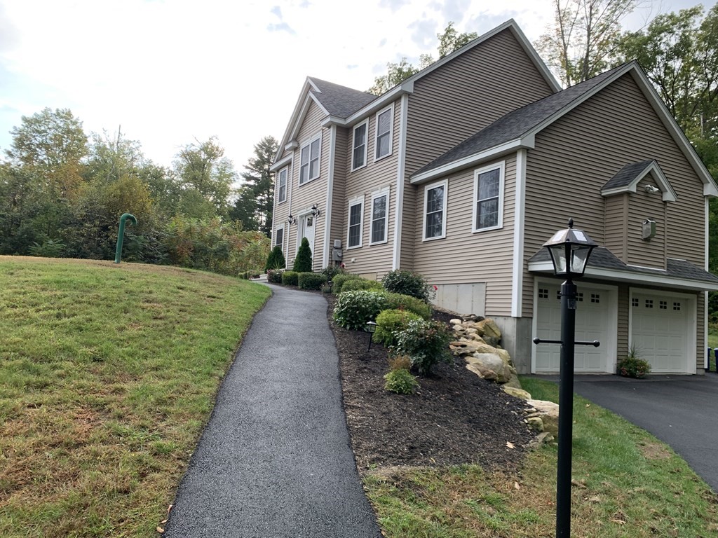 Derry, New Hampshire, 03038, United States, 4 Bedrooms Bedrooms, ,3 BathroomsBathrooms,Residential,For Sale,1942681