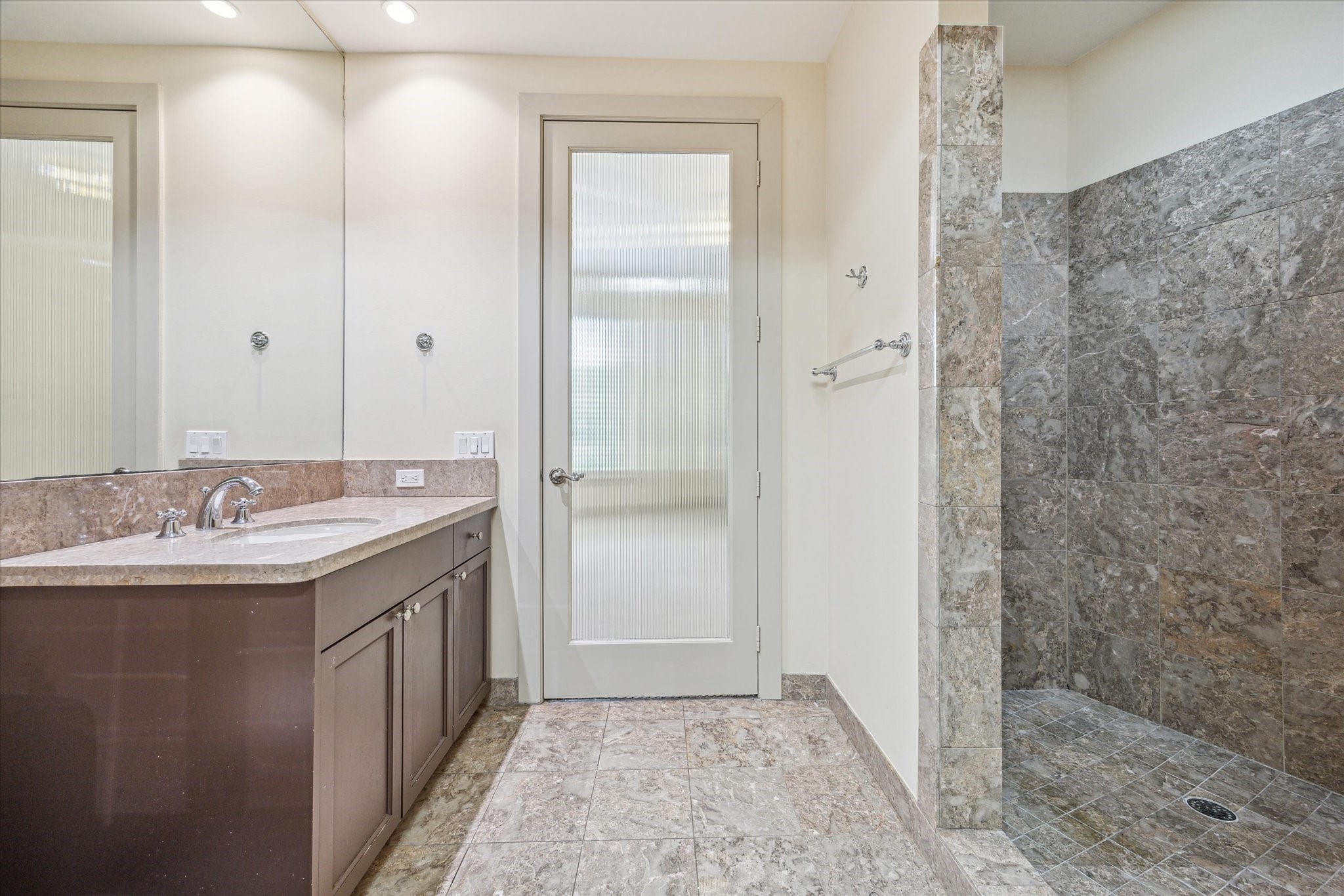  5005 Hidalgo Street #208 - 物件實景