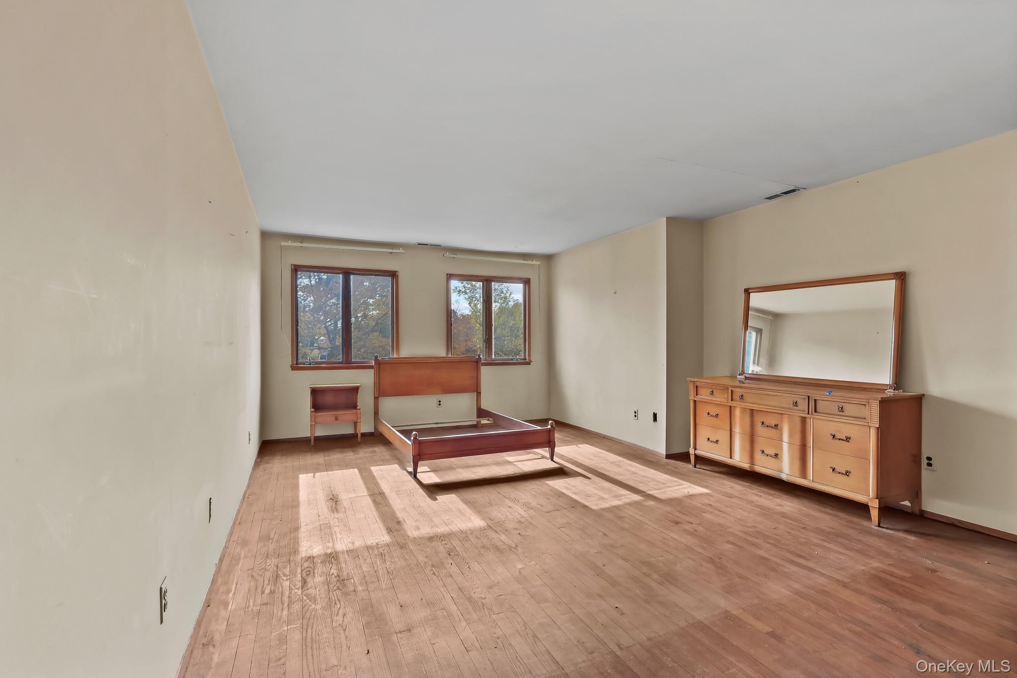 Harrison, New York, 10528, United States, 4 Bedrooms Bedrooms, ,5 BathroomsBathrooms,Residential,For Sale,1989402