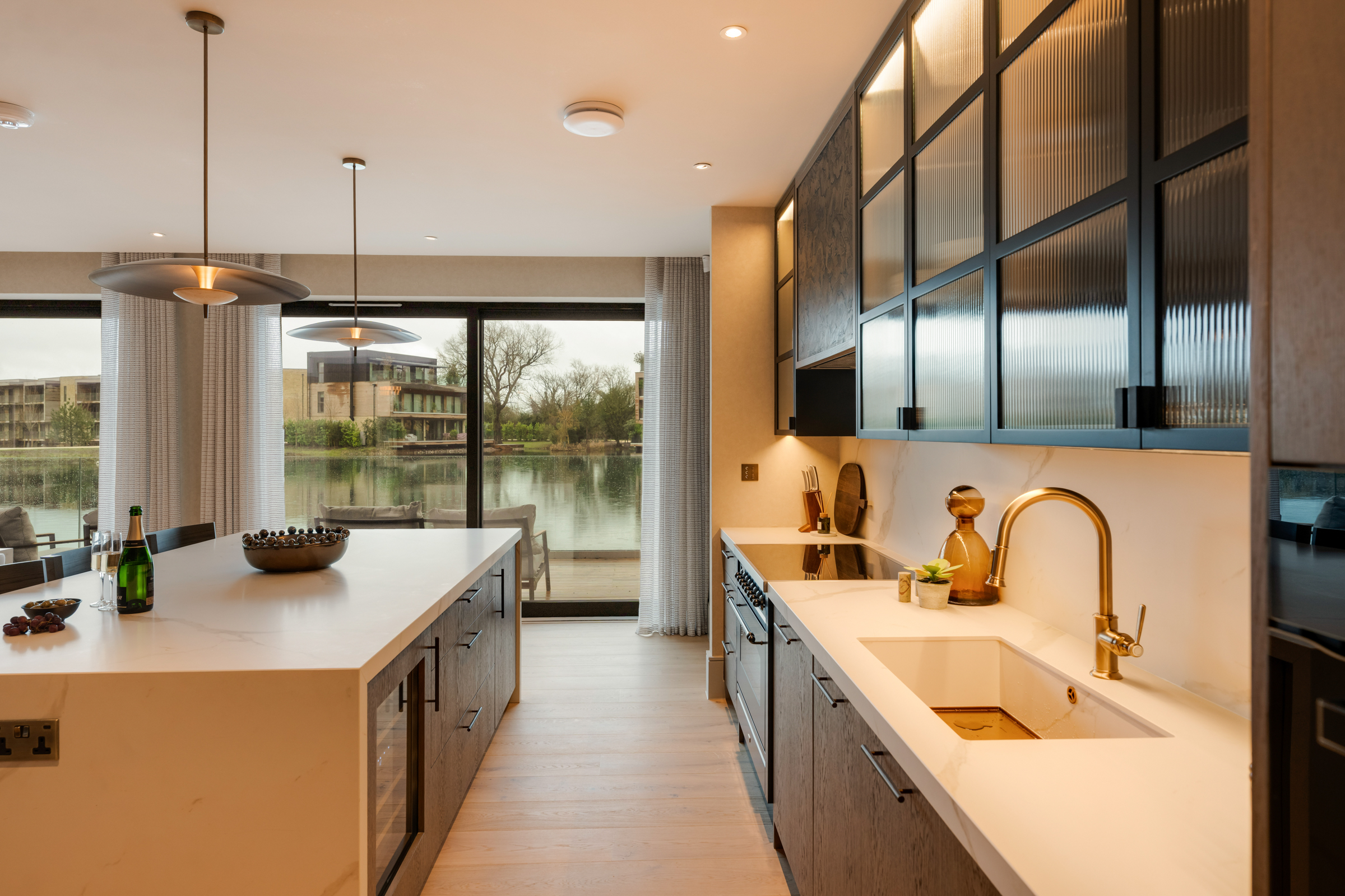  A Glass-Fronted Lake House in the Cotswolds - 物件實景