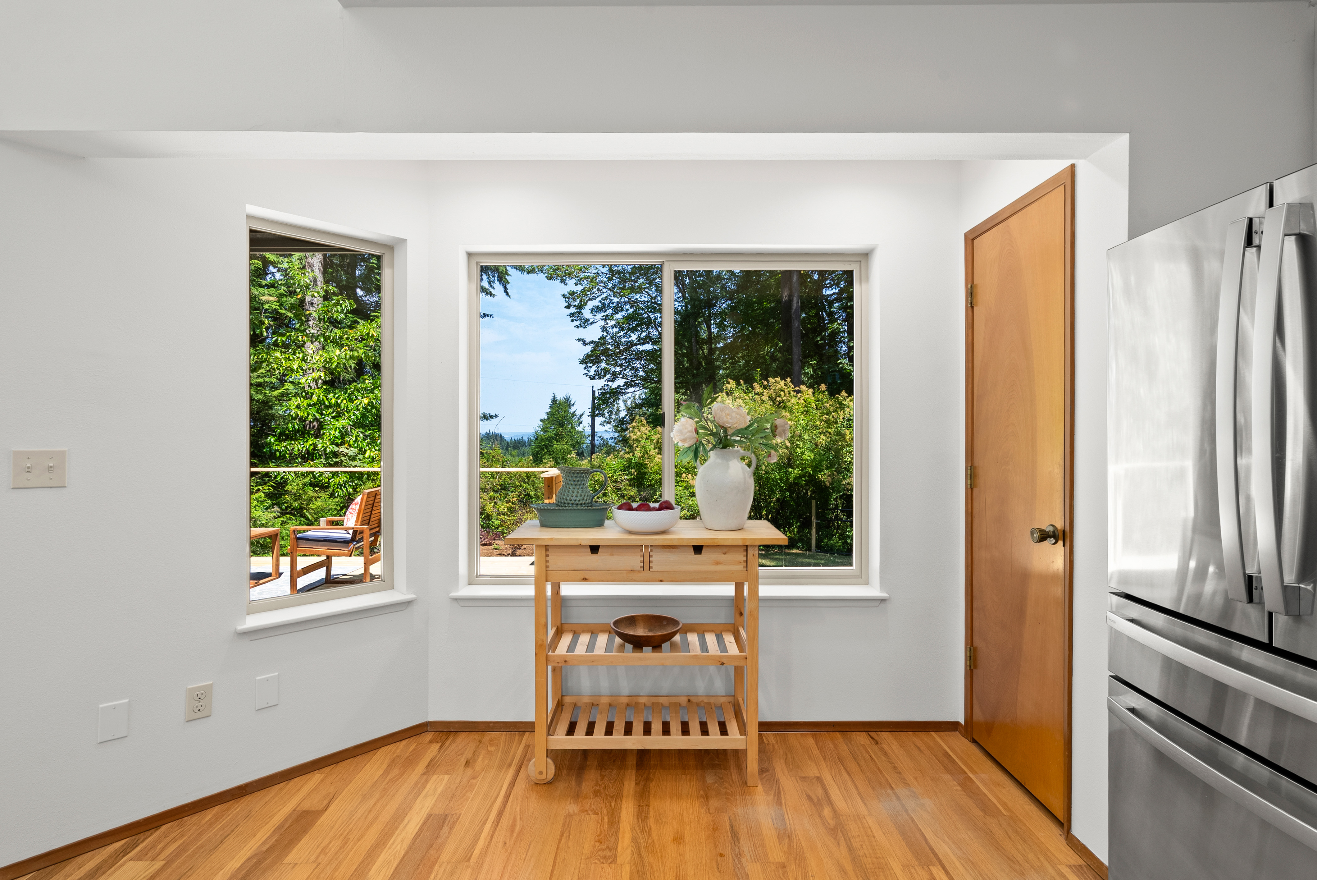  10109 NE Knight Rd, Bainbridge Island, WA 98110 - 物件實景