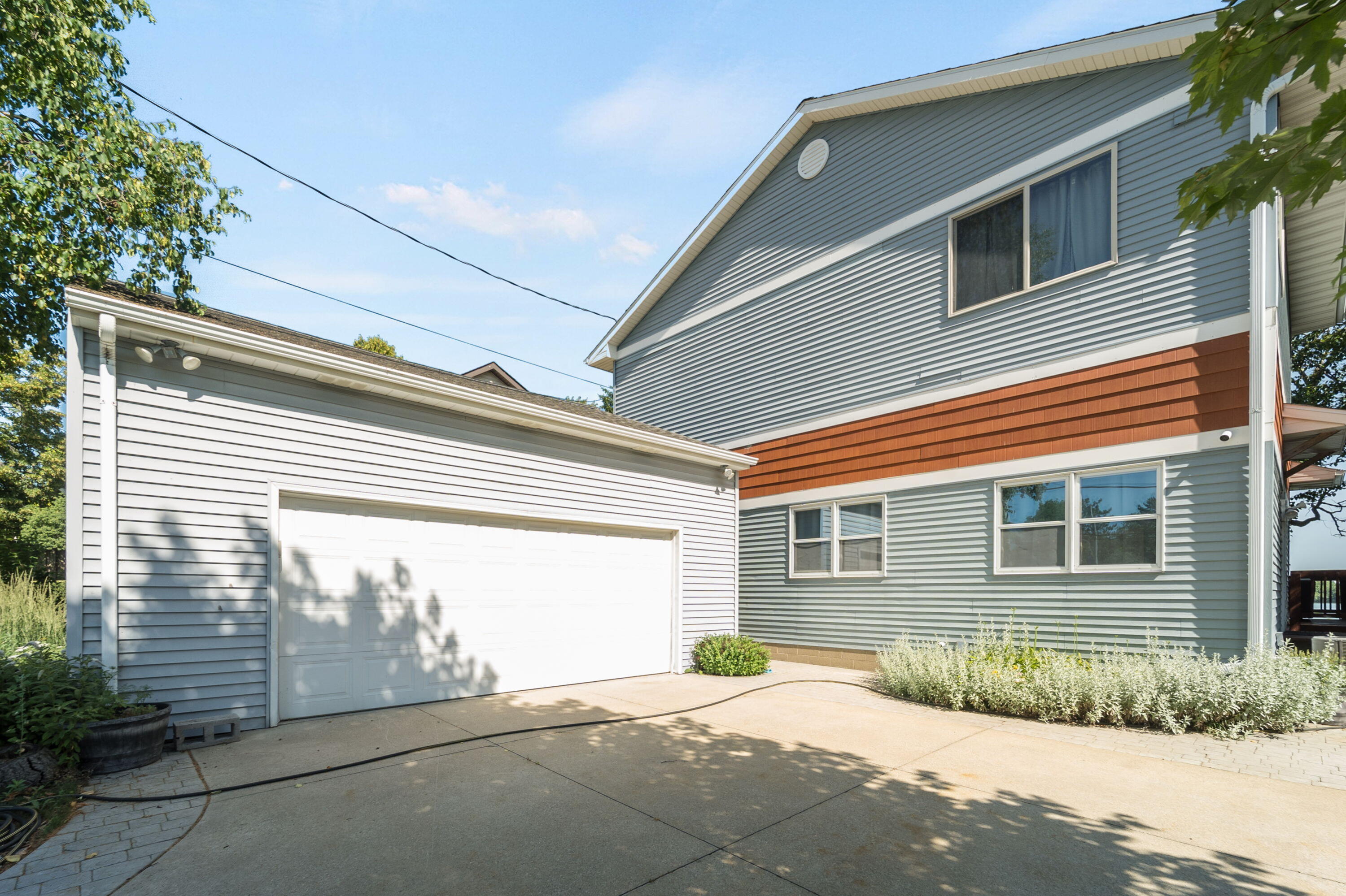 Burlington, Wisconsin, 53105, United States, 4 Bedrooms Bedrooms, ,3 BathroomsBathrooms,Residential,For Sale,1885300