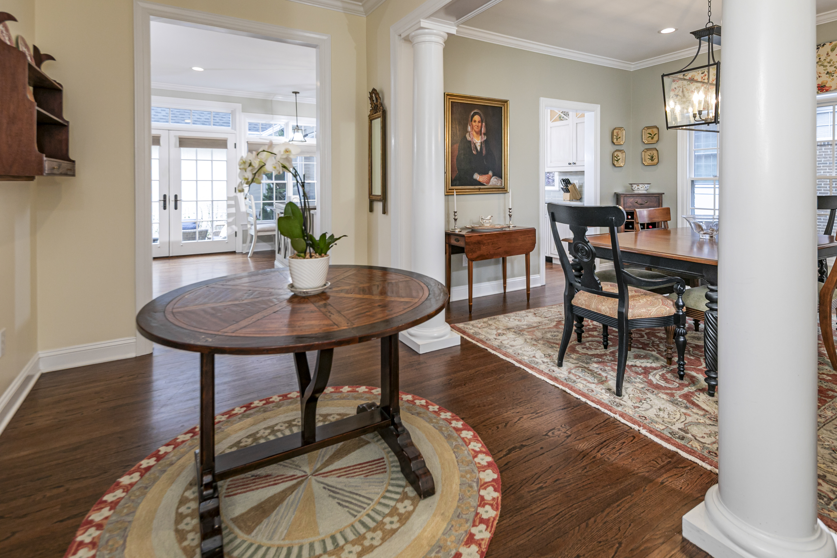  Exceptional Design and Thoughtful Updates in a Rare Governors Lane Offering - 物件實景