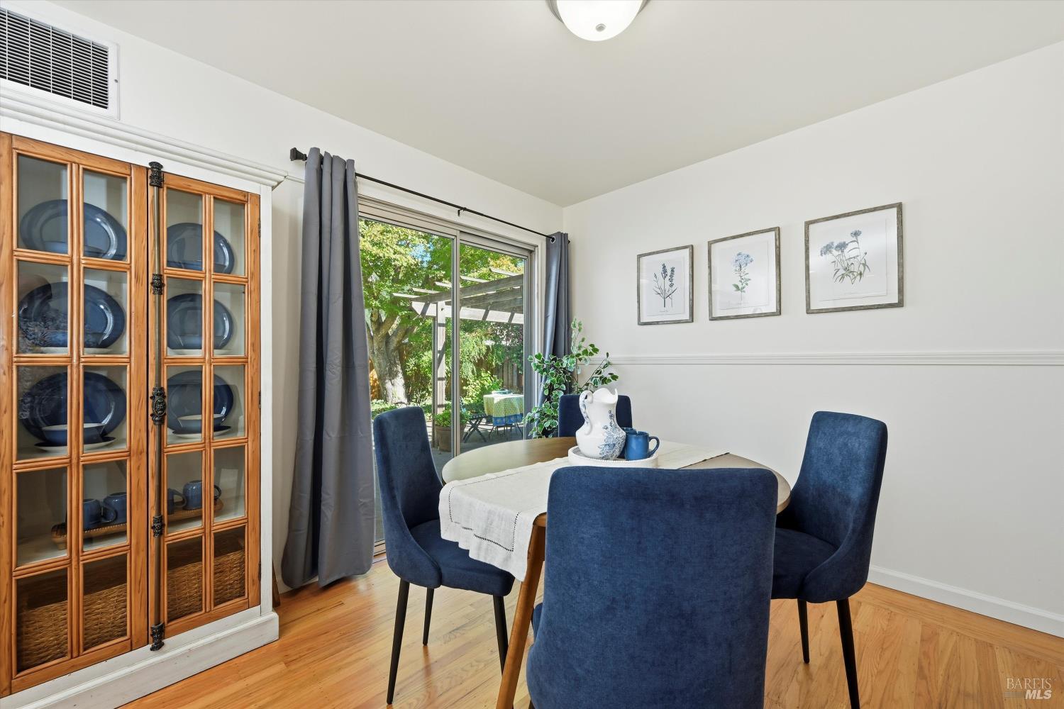 Santa Rosa, California, 95404, United States, 3 Bedrooms Bedrooms, ,2 BathroomsBathrooms,Residential,For Sale,1986551