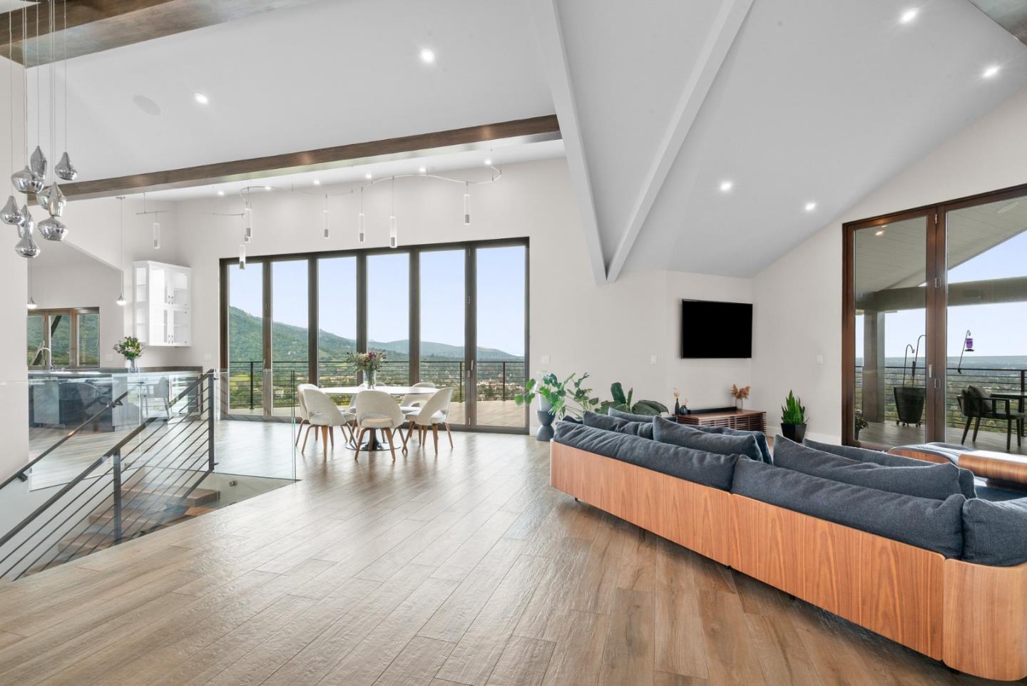 Los Gatos, California, 95030, United States, 5 Bedrooms Bedrooms, ,6 BathroomsBathrooms,Residential,For Sale,1997013