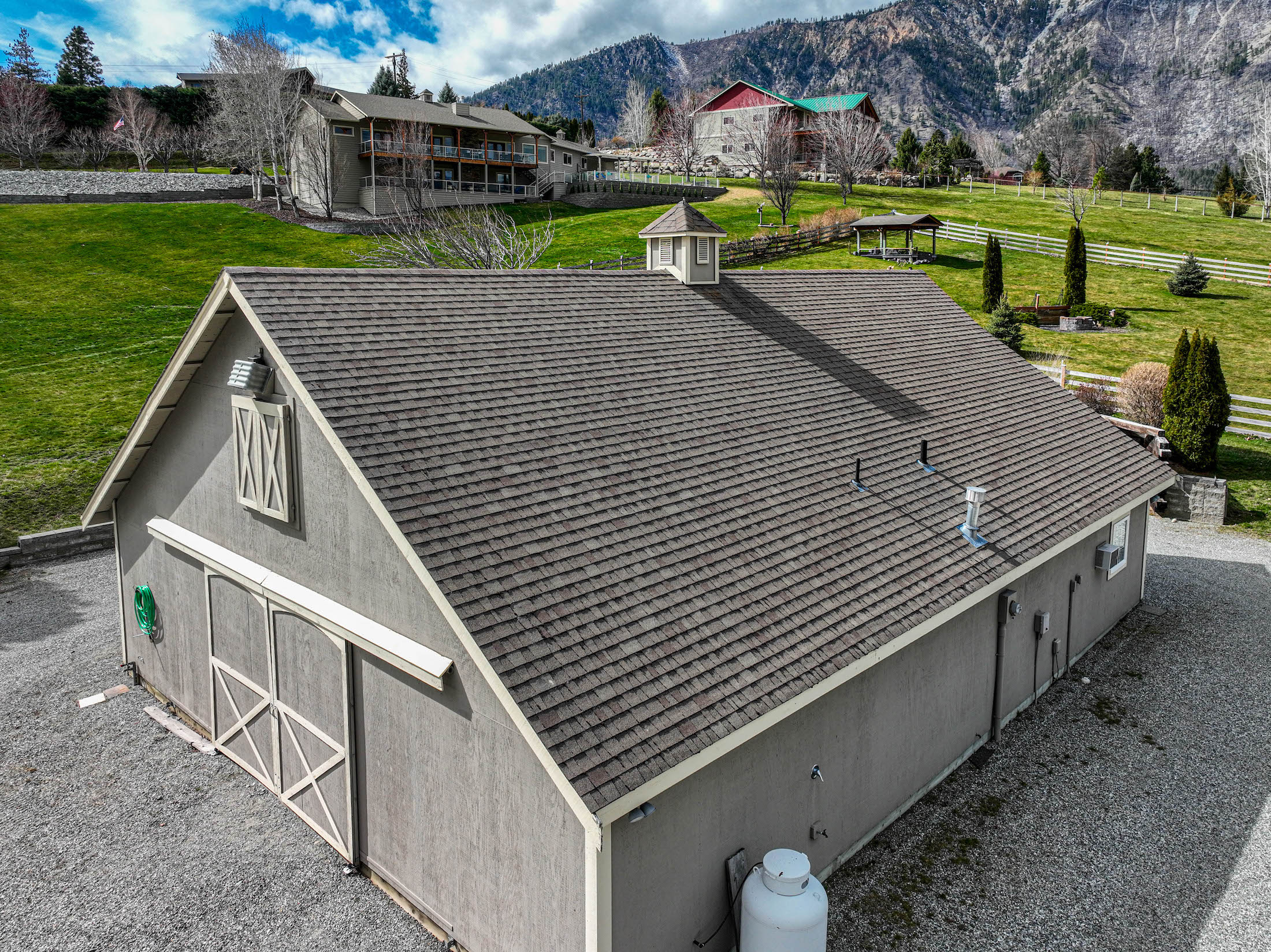  Lake Chelan View Estate with Barn & Acreage - 物件實景