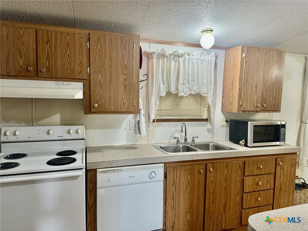 6070 State Highway 95, Temple, Texas, 76502, United States, 3 Bedrooms Bedrooms, ,2 BathroomsBathrooms,Residential,For Sale,6070 State Highway 95,1651212