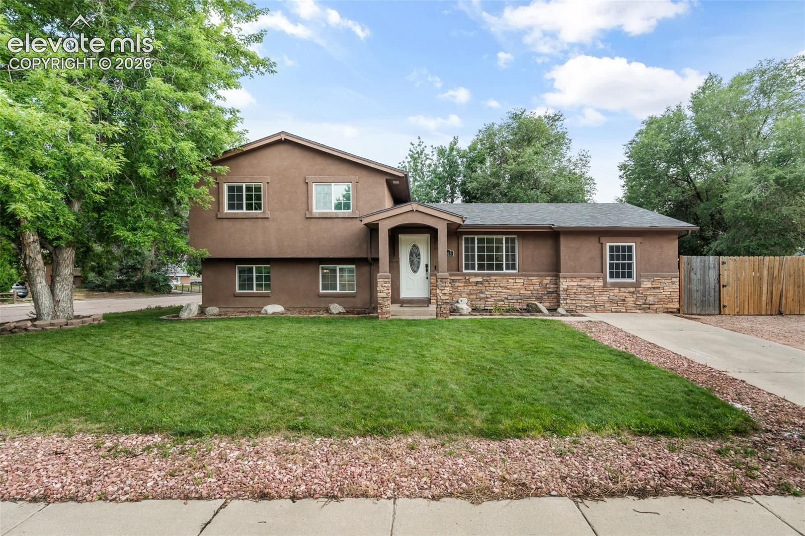 White Mountain Dr, Colorado Springs, CO 80915