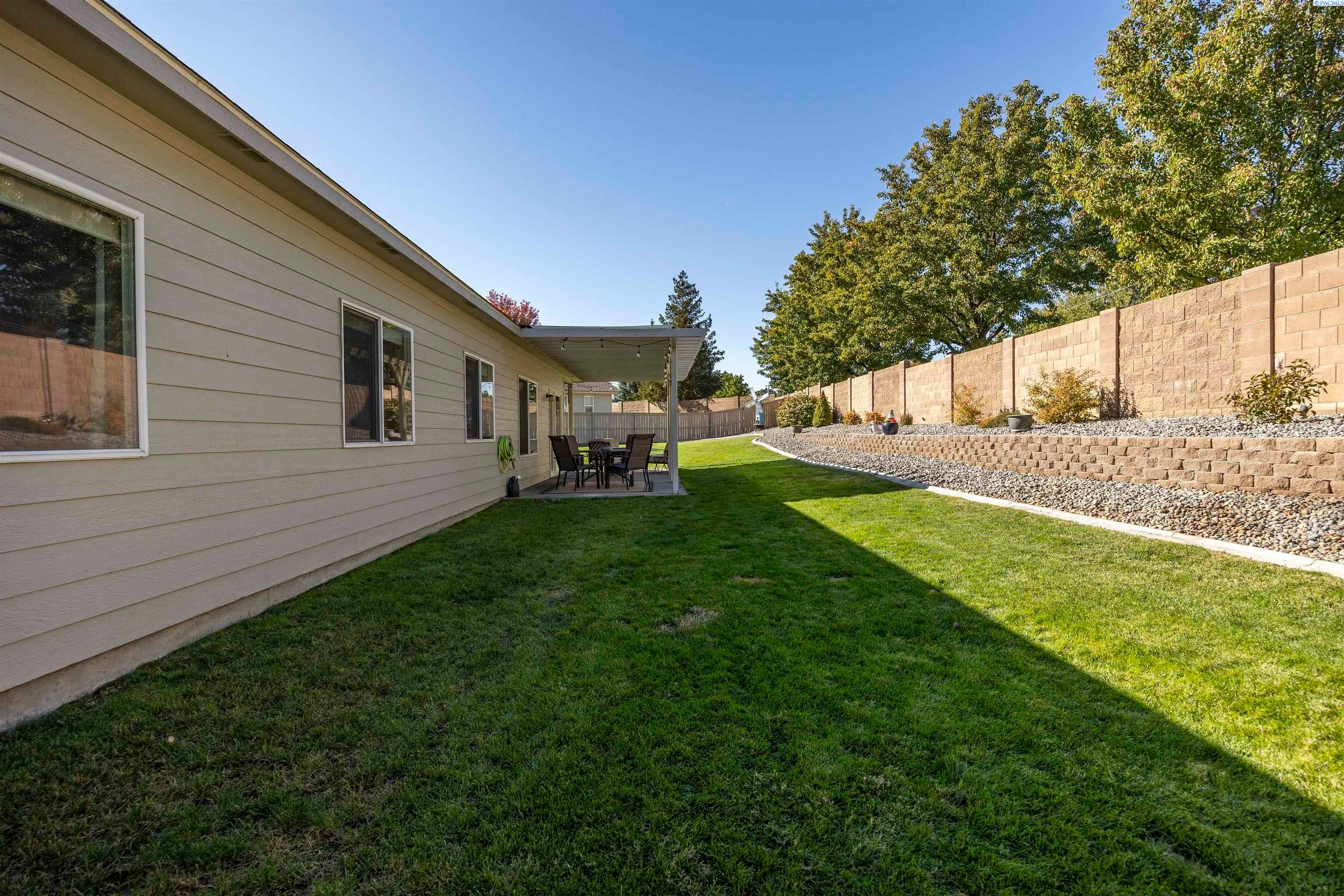 Kennewick, Washington, 99338, United States, 4 Bedrooms Bedrooms, ,2 BathroomsBathrooms,Residential,For Sale,1981833