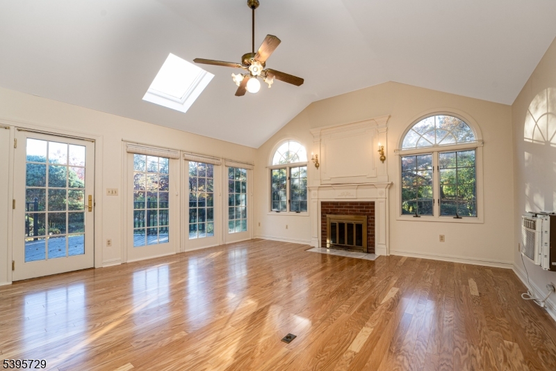 Readington Twp., New Jersey, 08822, United States, 4 Bedrooms Bedrooms, ,2 BathroomsBathrooms,Residential,For Sale,1989694