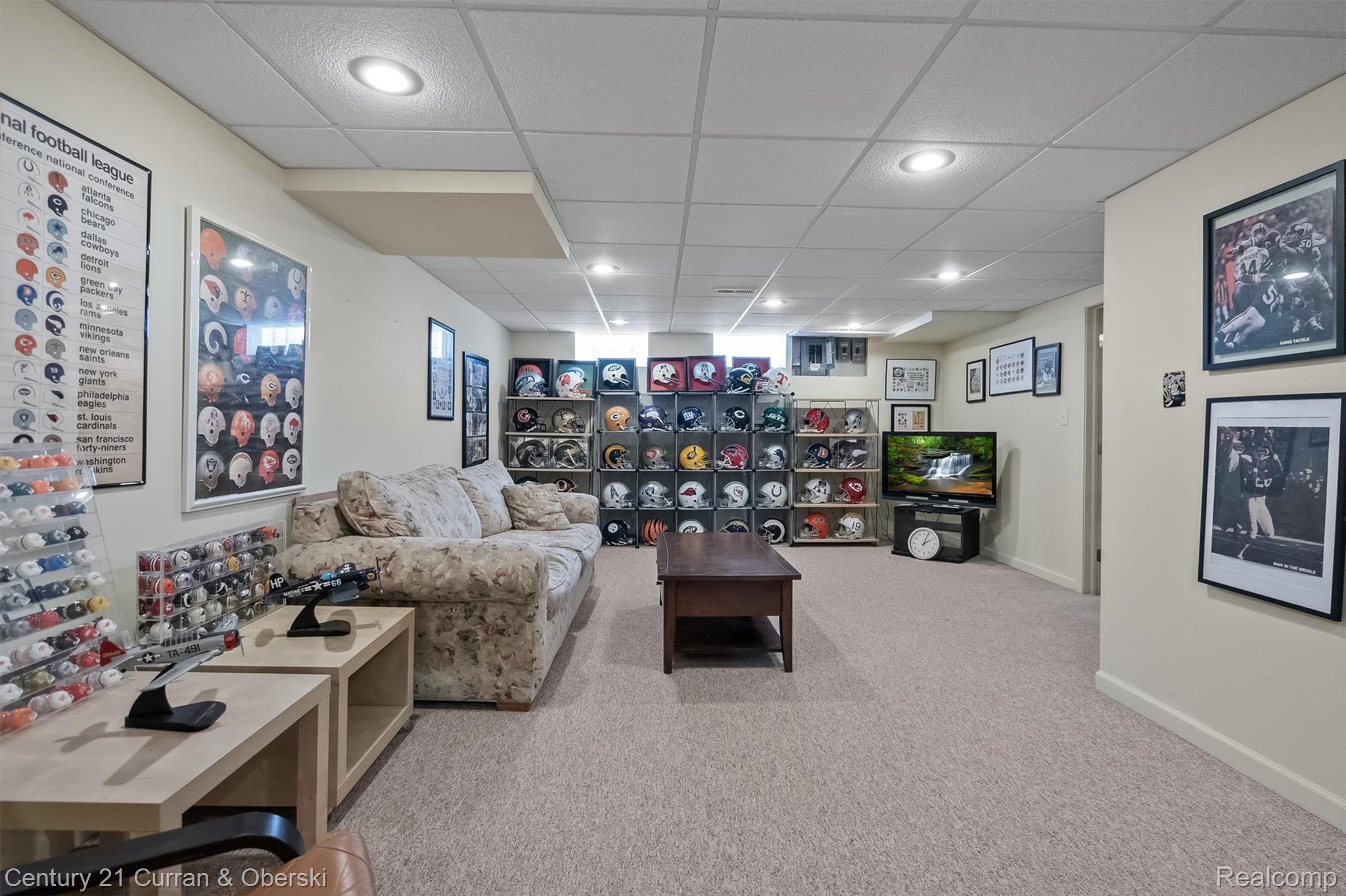 Northville, Michigan, 48167, United States, 5 Bedrooms Bedrooms, ,3 BathroomsBathrooms,Residential,For Sale,2009977