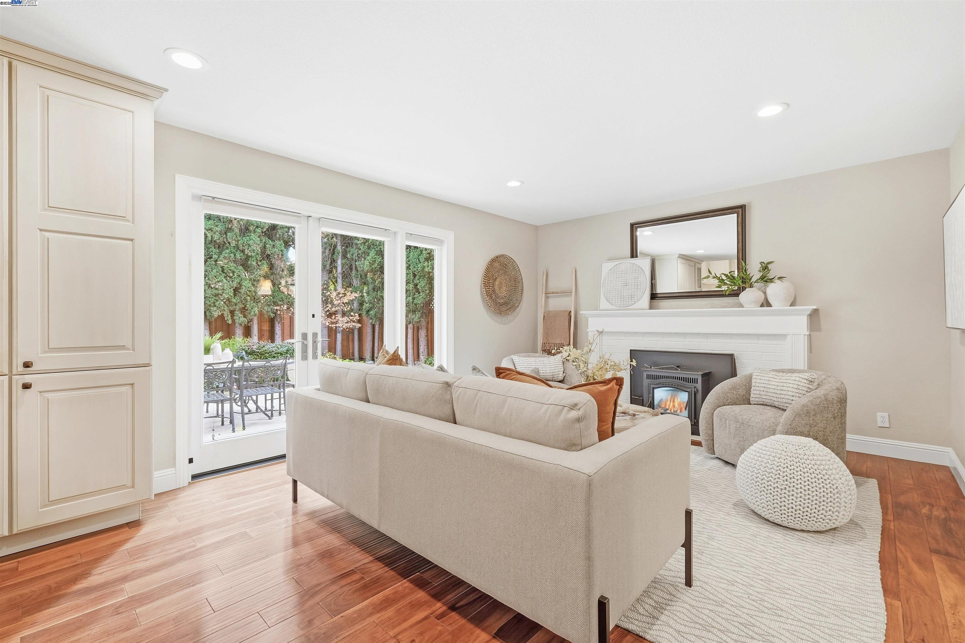 Fremont, California, 94536, United States, 4 Bedrooms Bedrooms, ,2 BathroomsBathrooms,Residential,For Sale,1990968