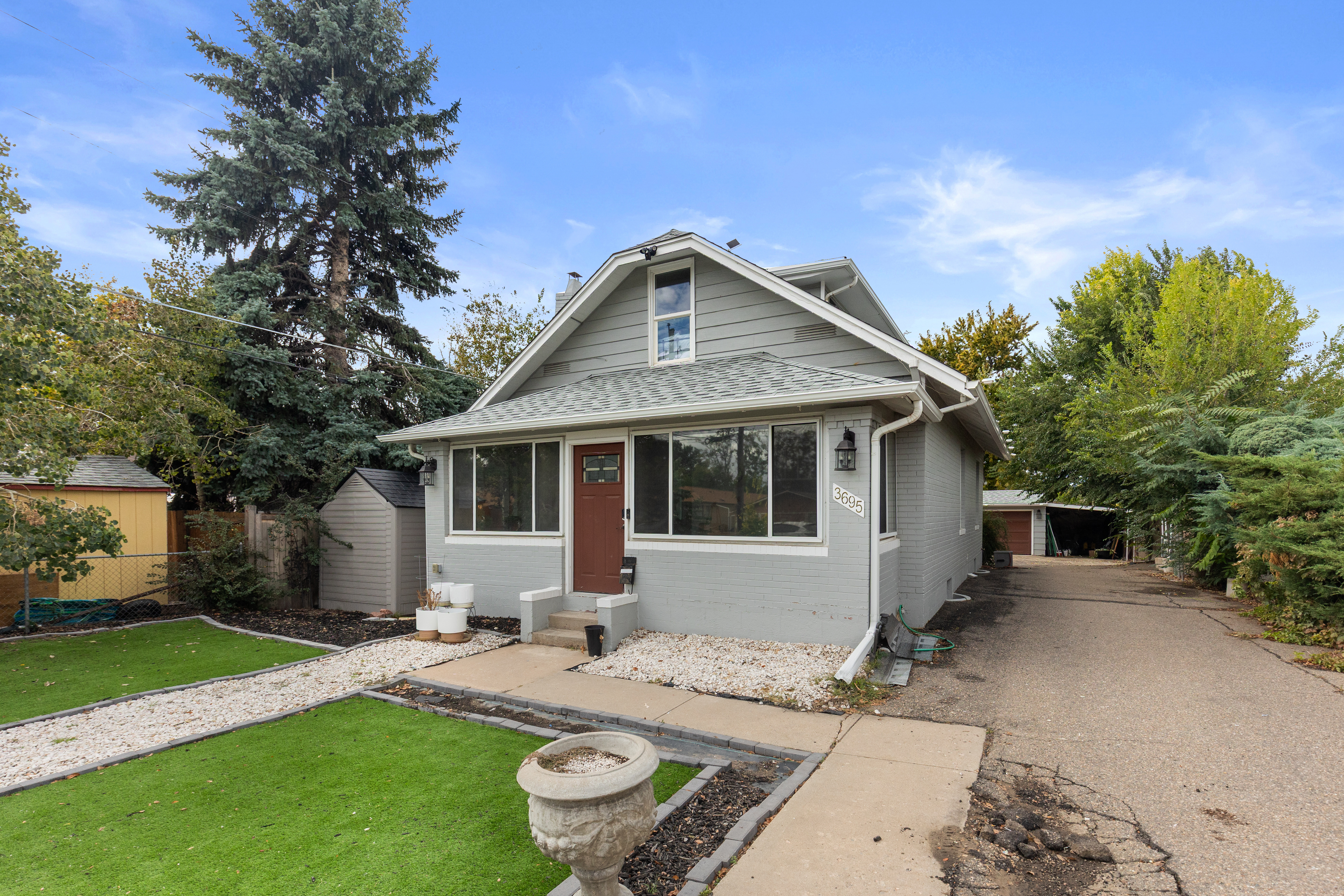  Wheat Ridge Home with Detached Garage and Flexible Upper Suite - 物件實景