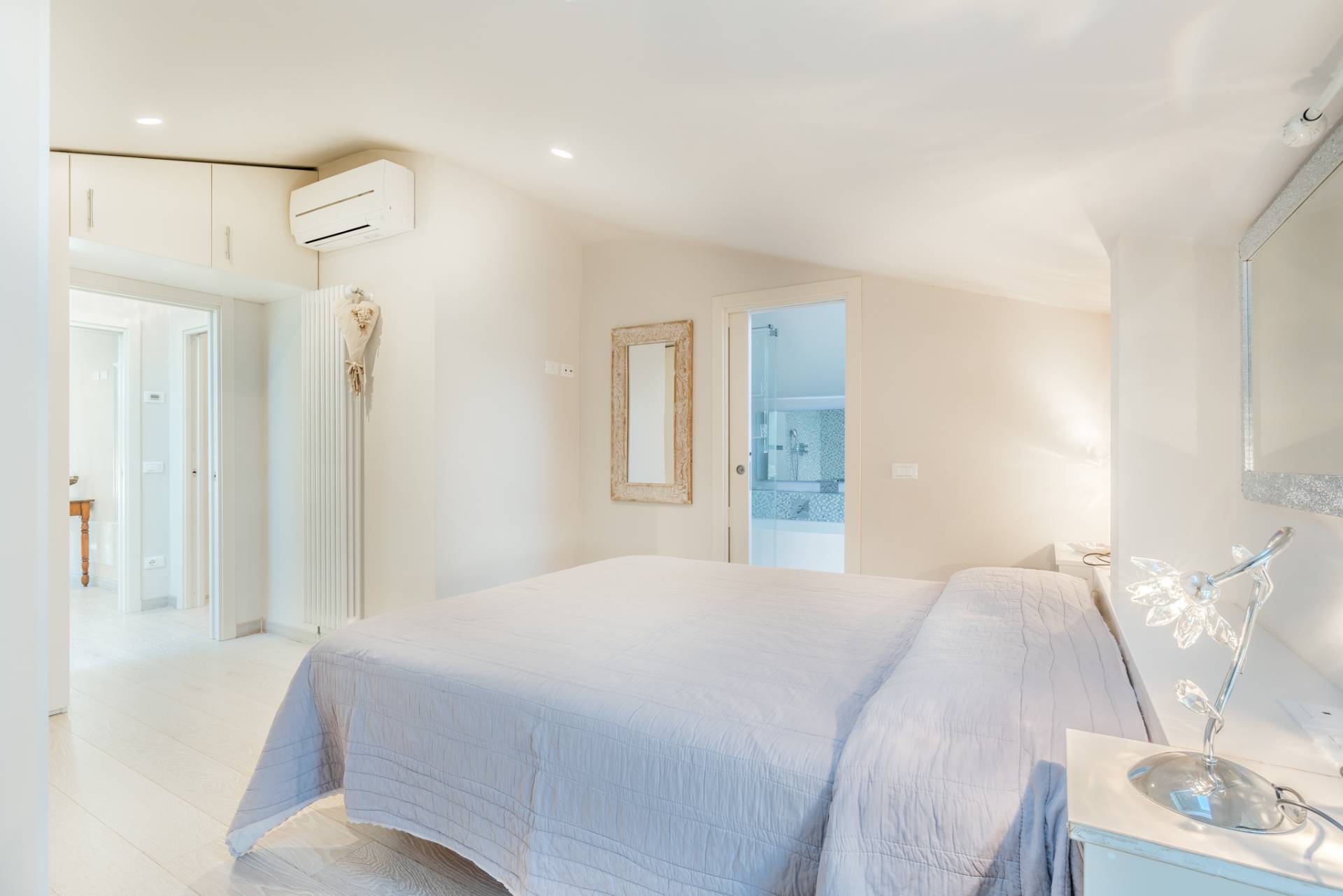 Via Piave, Forte dei Marmi, Lucca, 55042, IT, 4 Bedrooms Bedrooms, ,4 BathroomsBathrooms,Residential,For Sale,Via Piave,1630004
