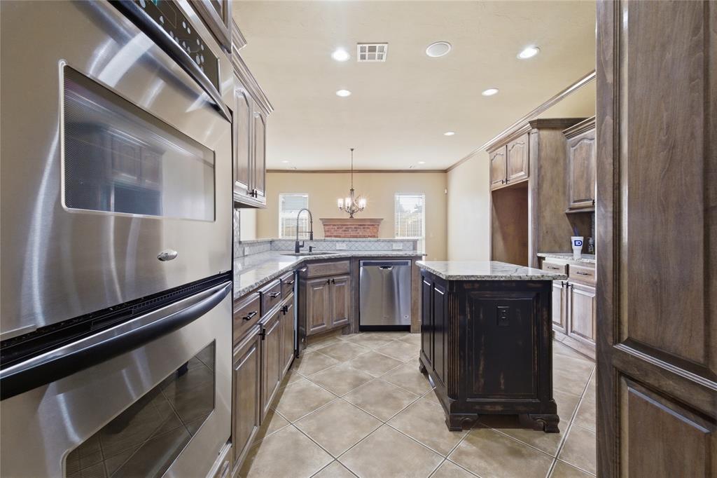 Mustang, Oklahoma, 73064, United States, 4 Bedrooms Bedrooms, ,4 BathroomsBathrooms,Residential,For Sale,1966333